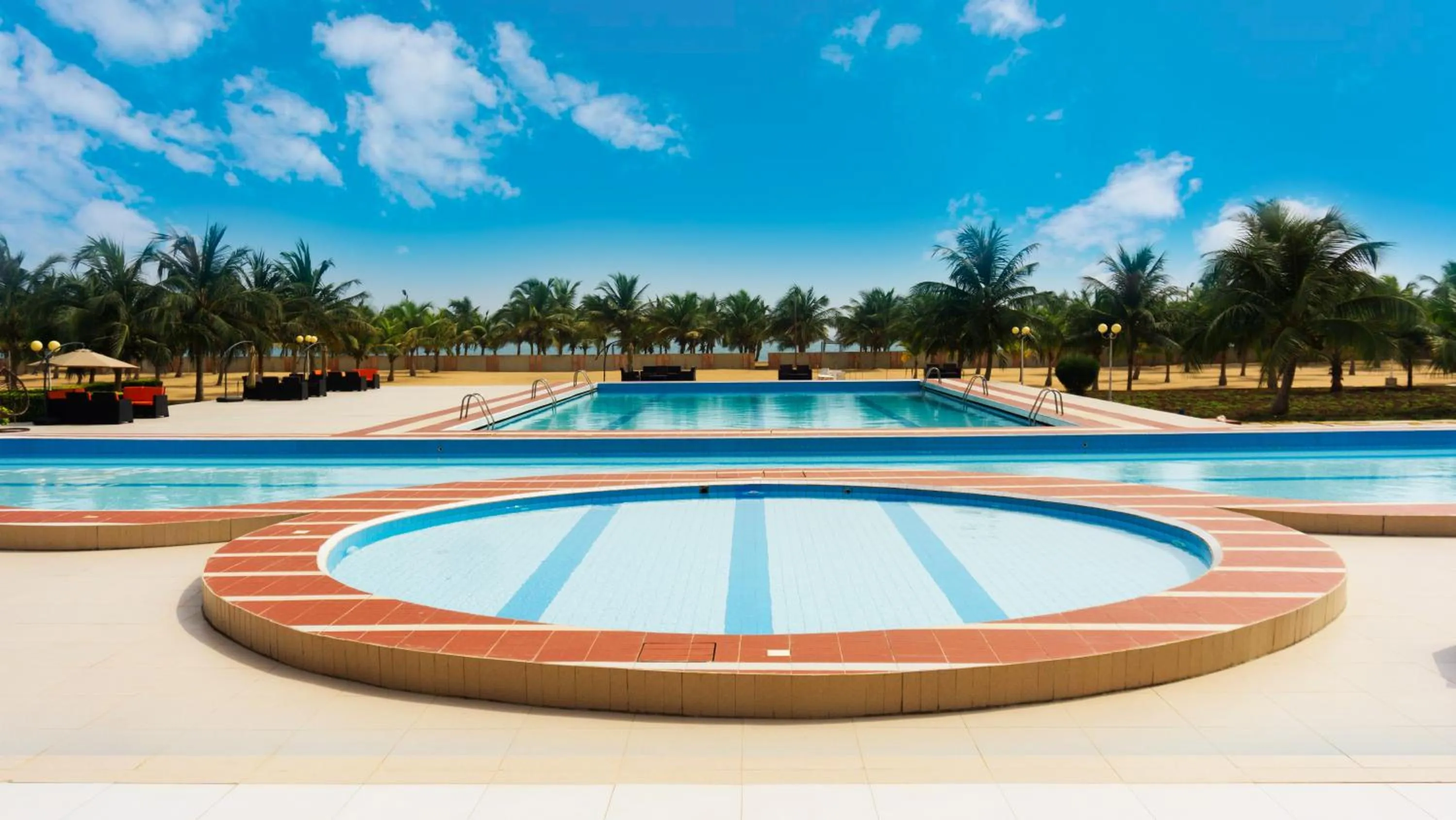 Swimming pool in Millenium Popo Beach Hotel