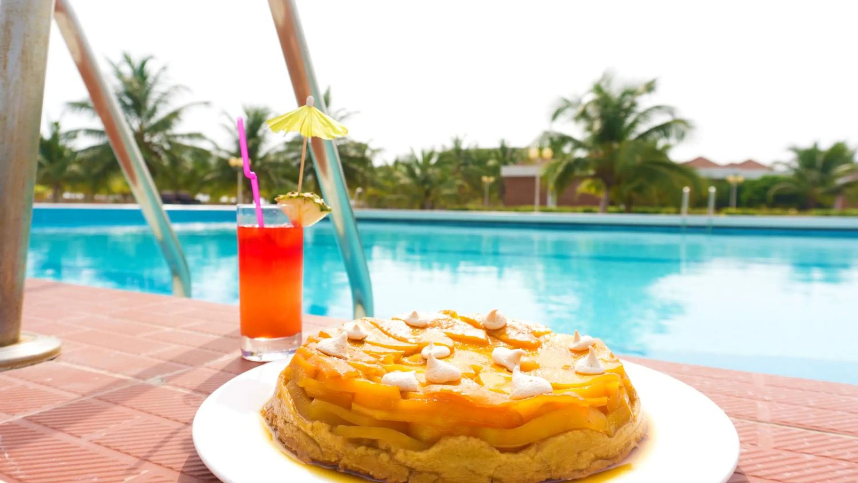 Food and drinks in Millenium Popo Beach Hotel