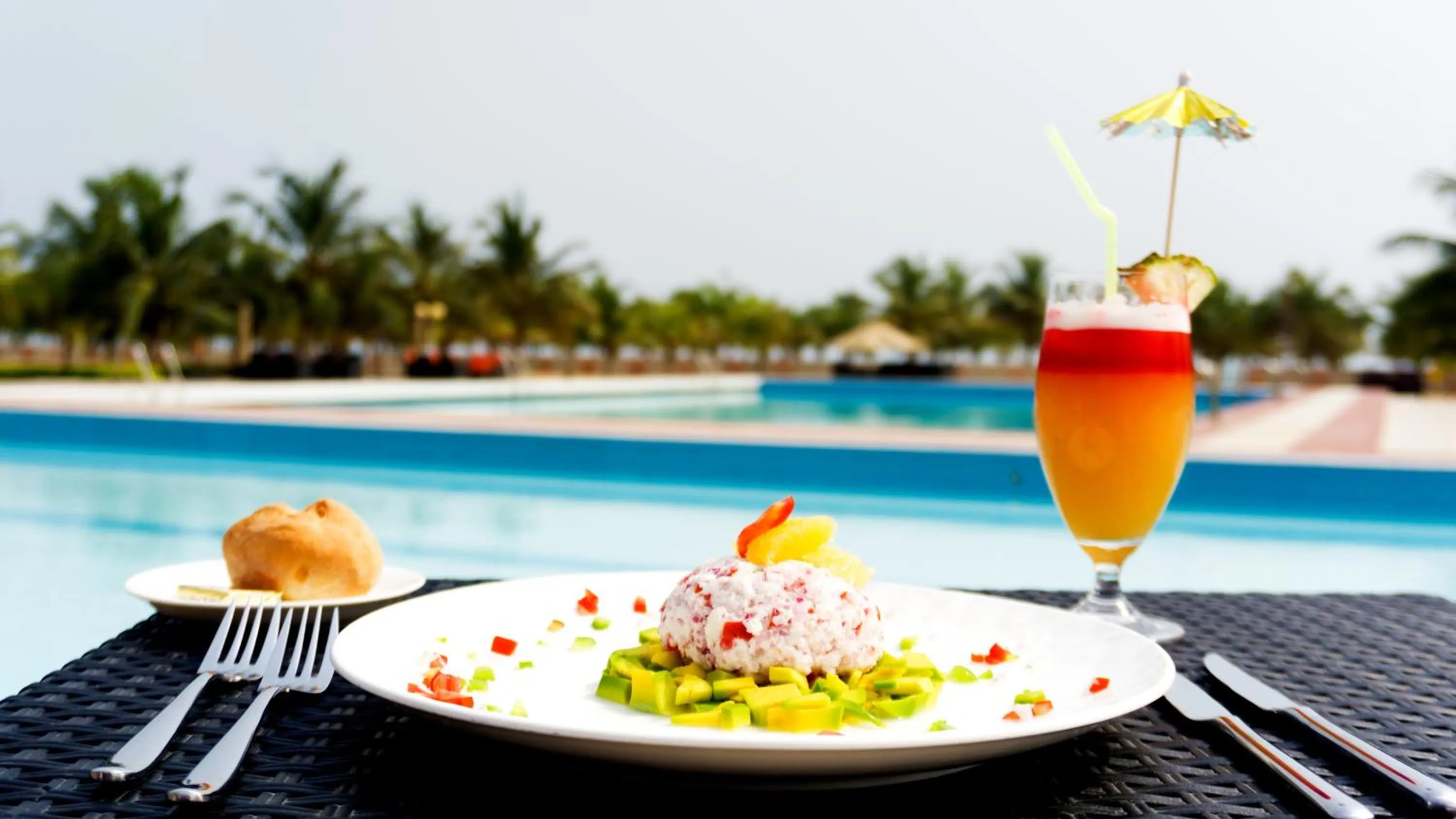 Food and drinks in Millenium Popo Beach Hotel