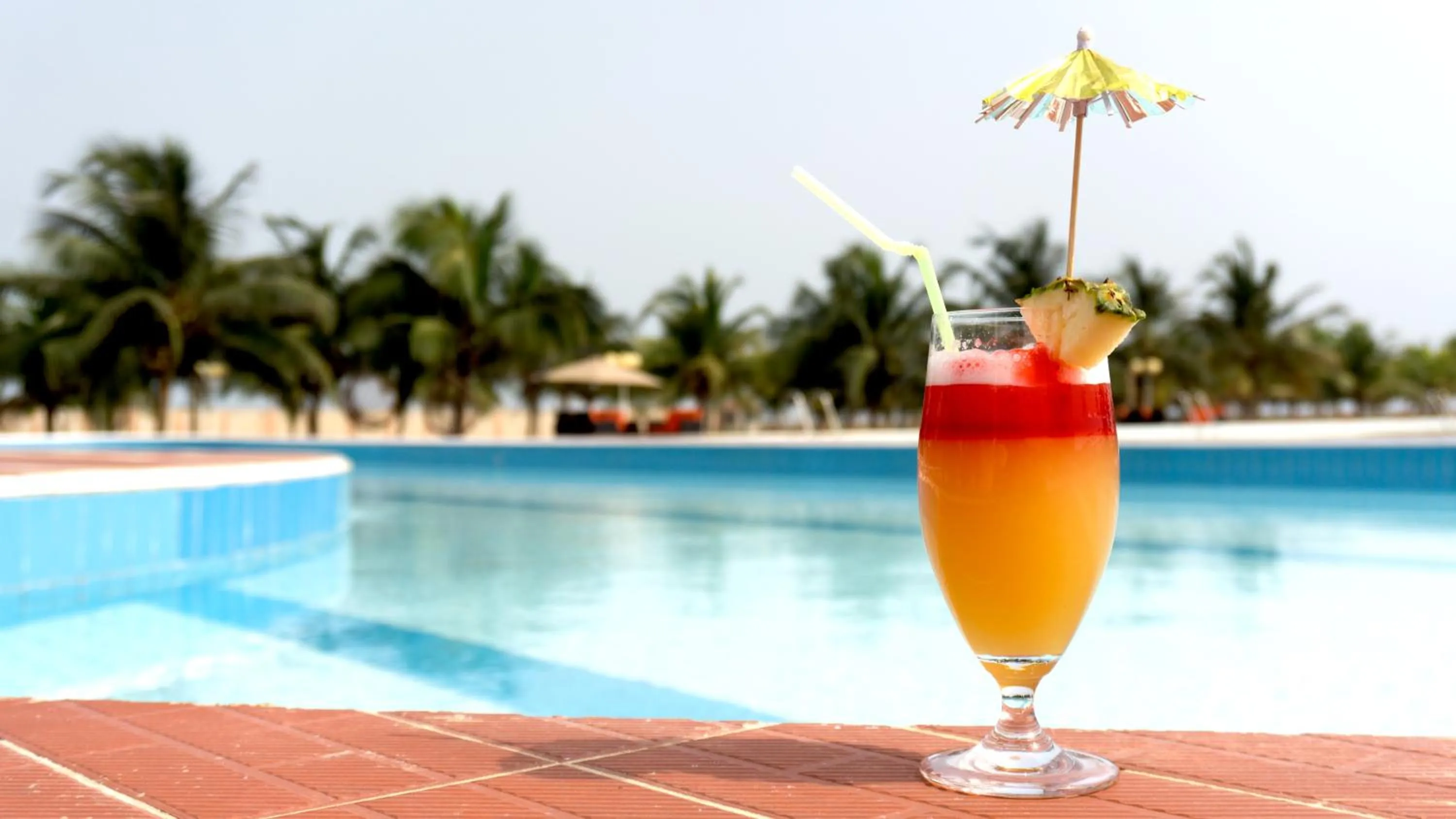 Swimming pool in Millenium Popo Beach Hotel