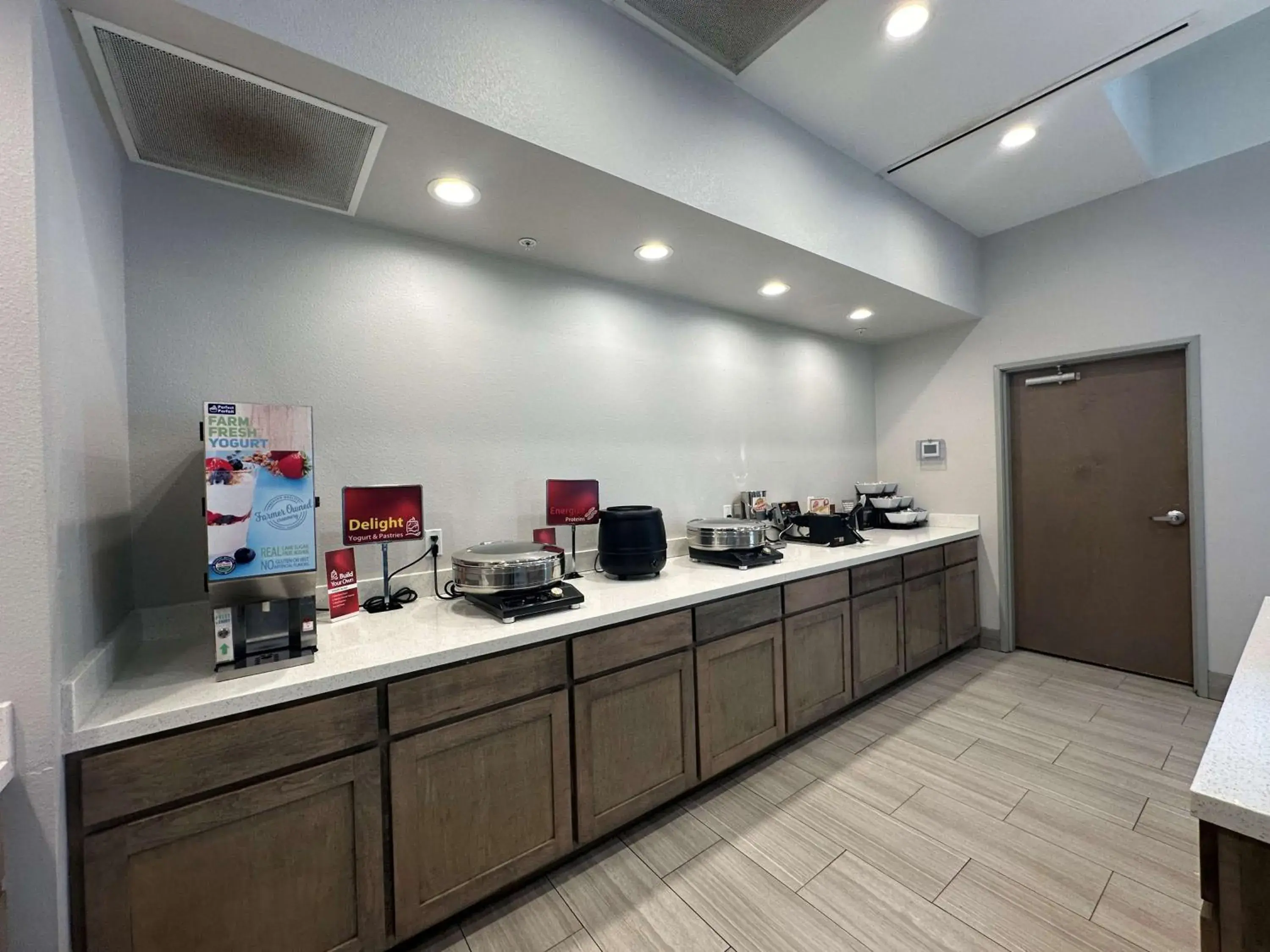 Breakfast in Best Western Plus Chandler Breakfast in Best Western Plus Chandler