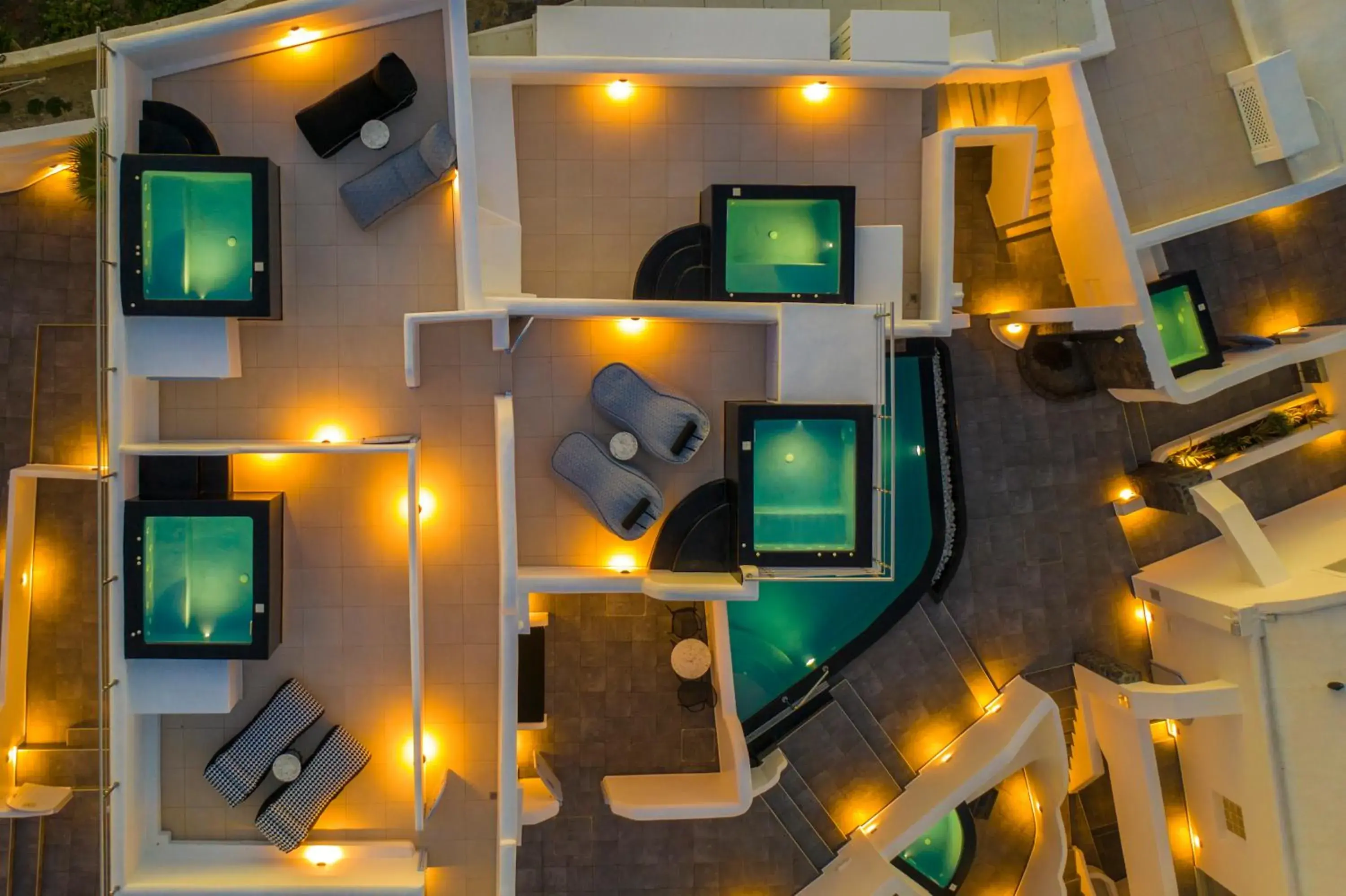 Pool view in Sole d'oro Luxury Suites Pool view in Sole d'oro Luxury Suites