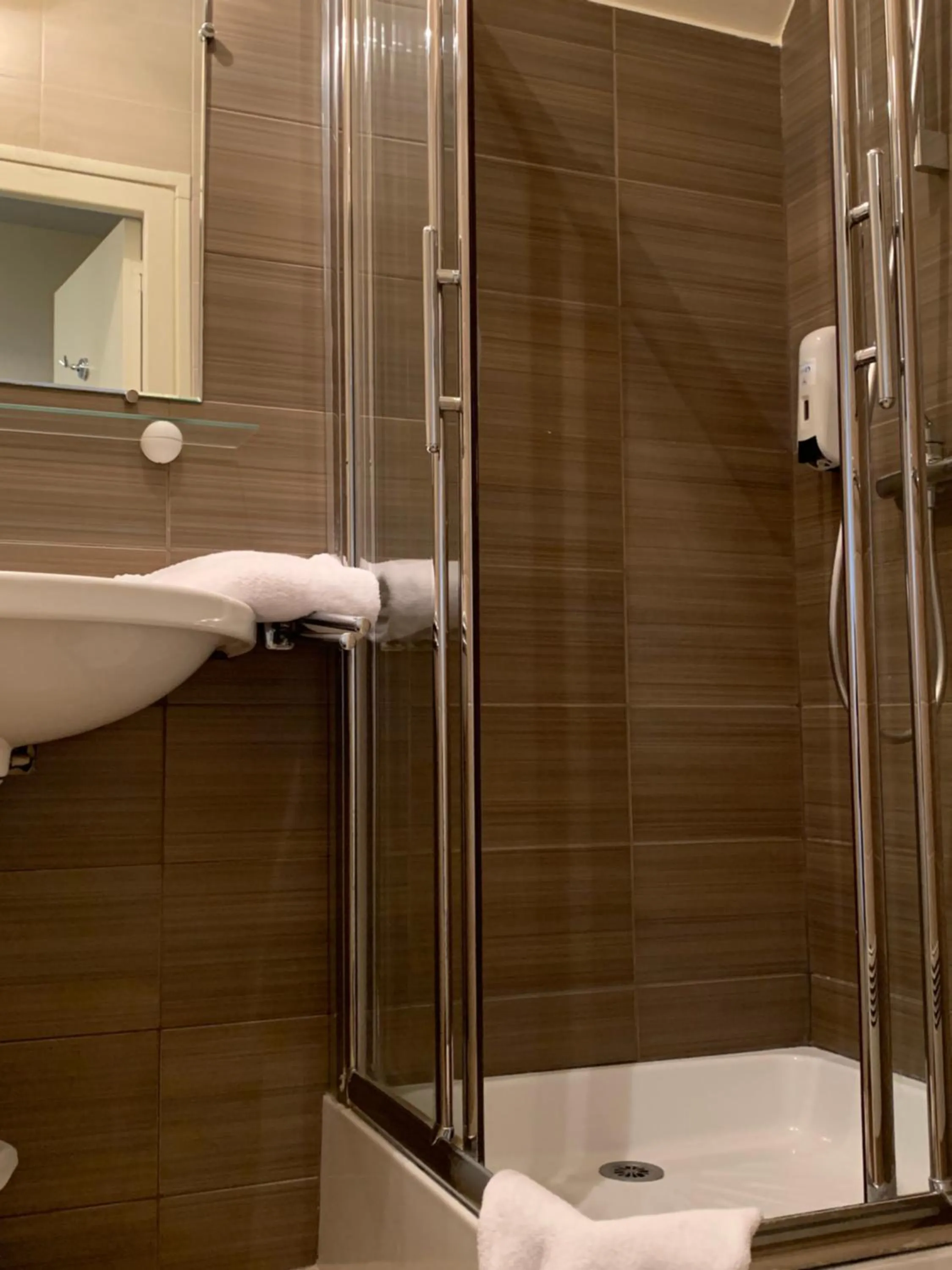 Bathroom in Au Petit Vivoin