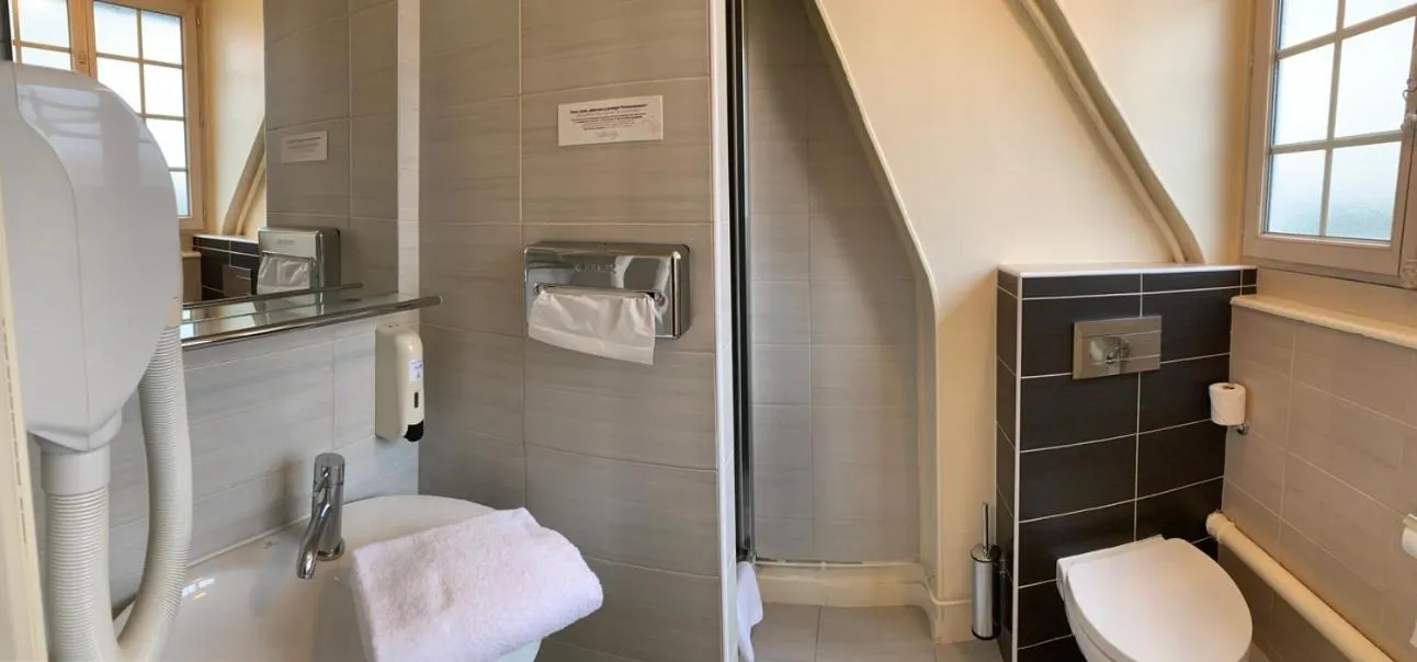 Bathroom in Au Petit Vivoin