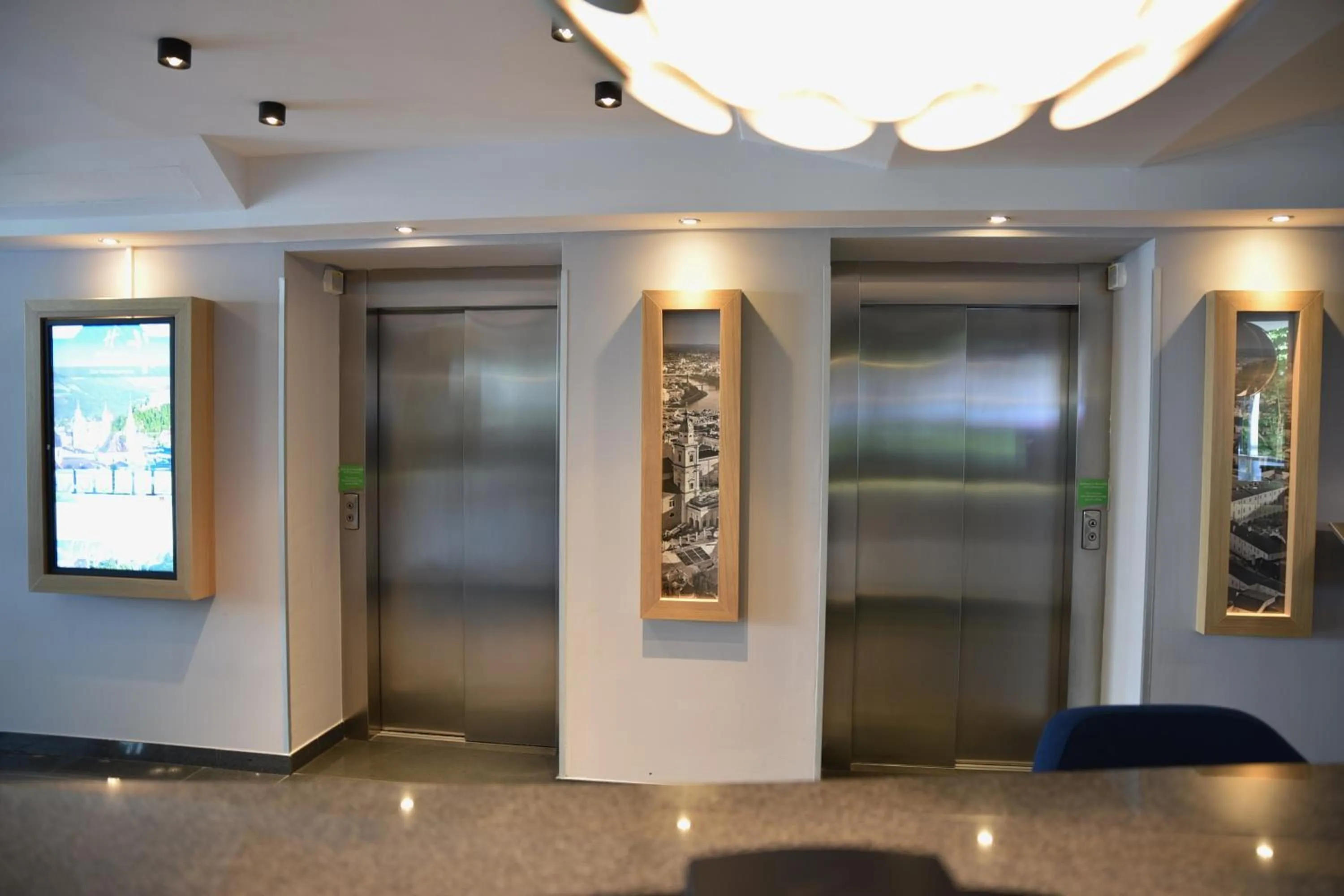 Lobby or reception in Holiday Inn - Salzburg City by IHG