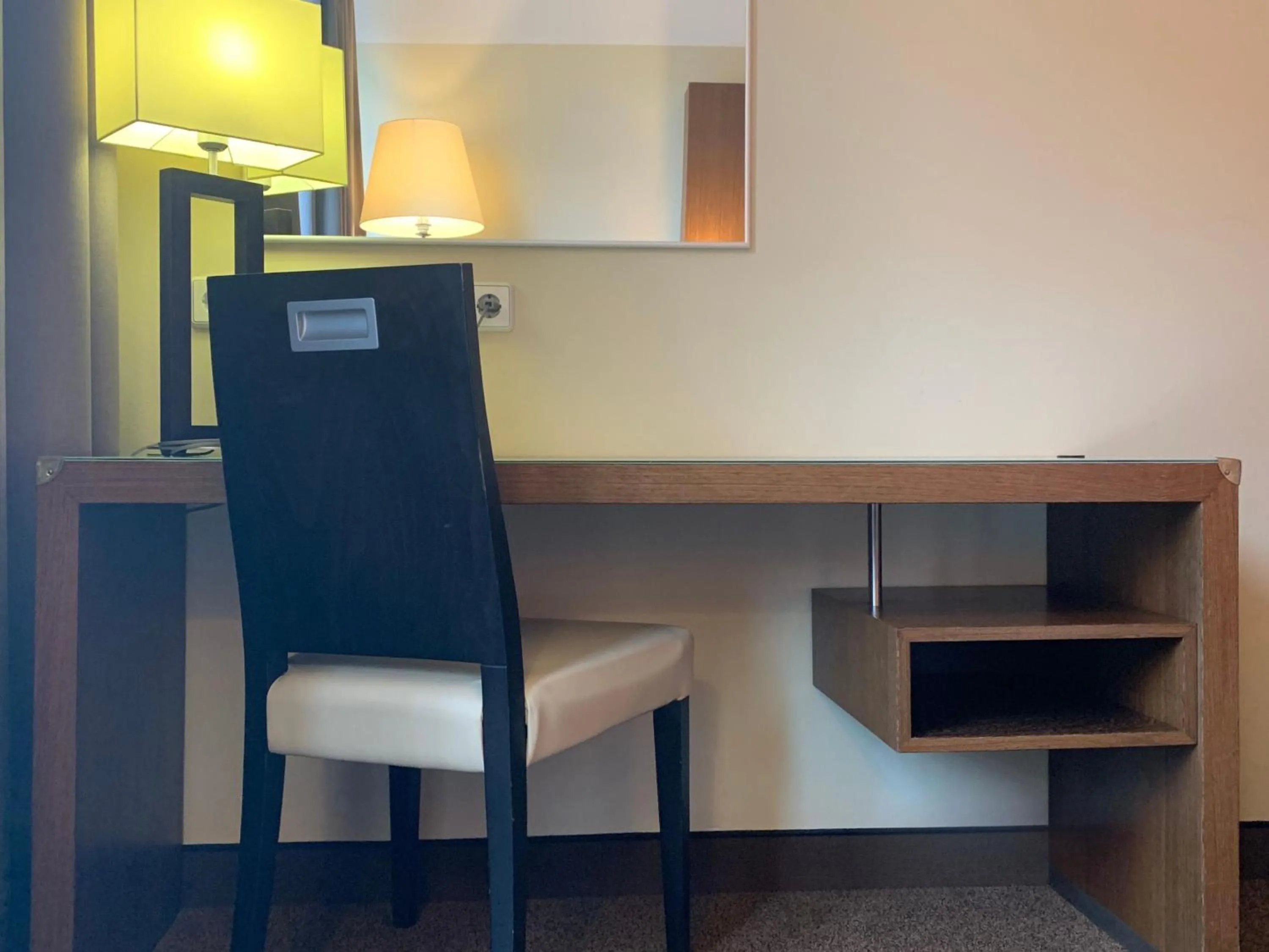 Photo of the whole room in Holiday Inn - Salzburg City by IHG