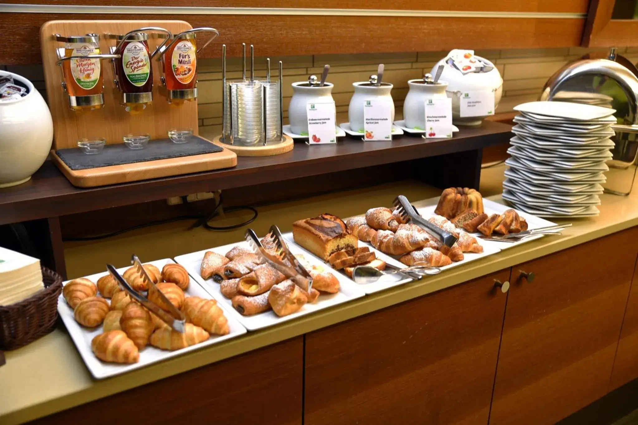 Breakfast in Holiday Inn - Salzburg City by IHG Breakfast in Holiday Inn - Salzburg City by IHG