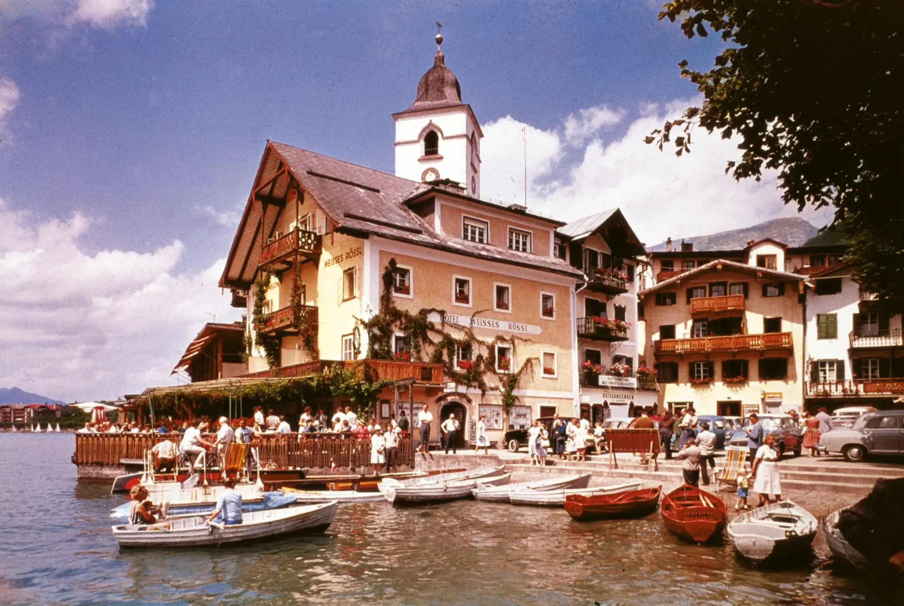 Property building in Romantik Hotel Im Weissen Rössl am Wolfgangsee Property building in Romantik Hotel Im Weissen Rössl am Wolfgangsee