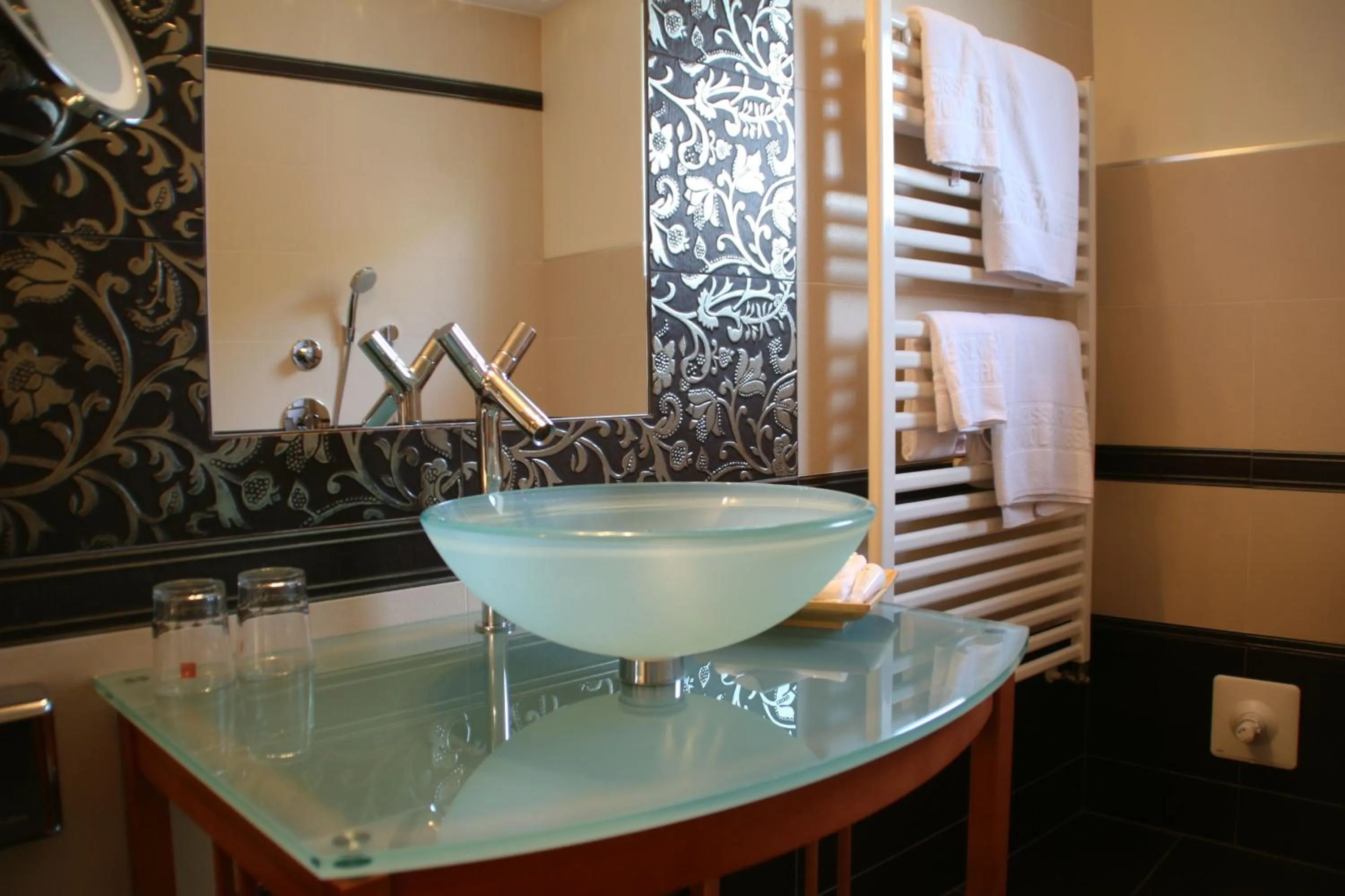 Bathroom in Romantik Hotel Im Weissen Rössl am Wolfgangsee