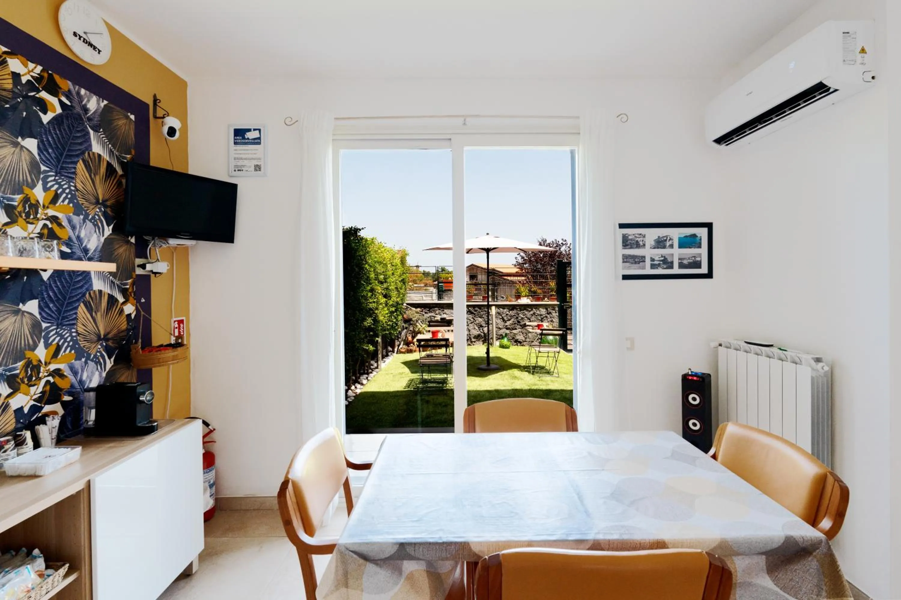 Communal lounge/ TV room in B&B Ruota di Carretto