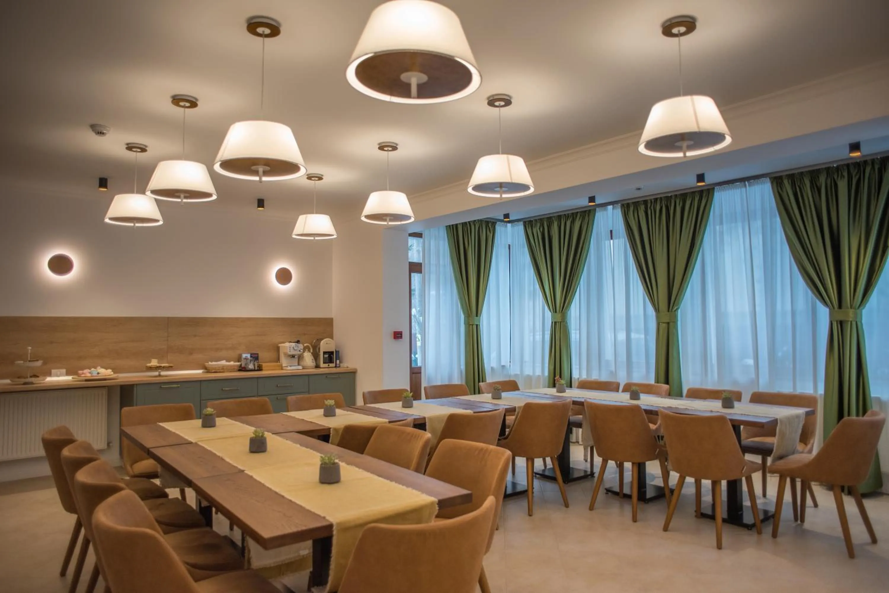 Communal lounge/ TV room in Boga Rooms