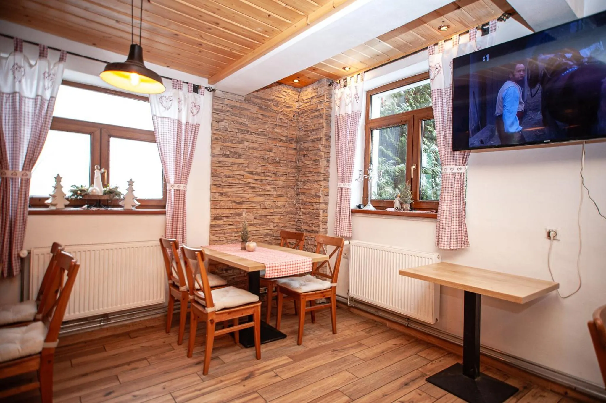 Restaurant/places to eat in Hostinec pod úbočou