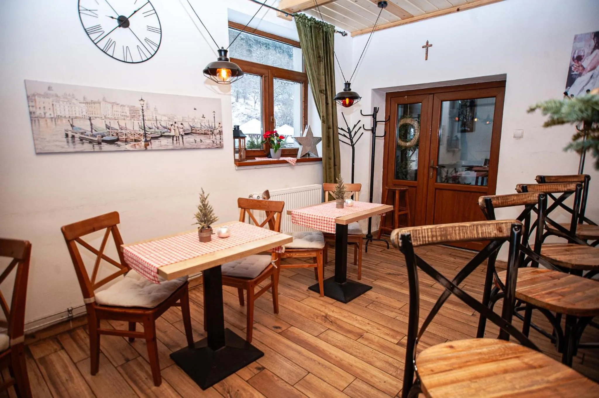 Hostinec pod úbočou