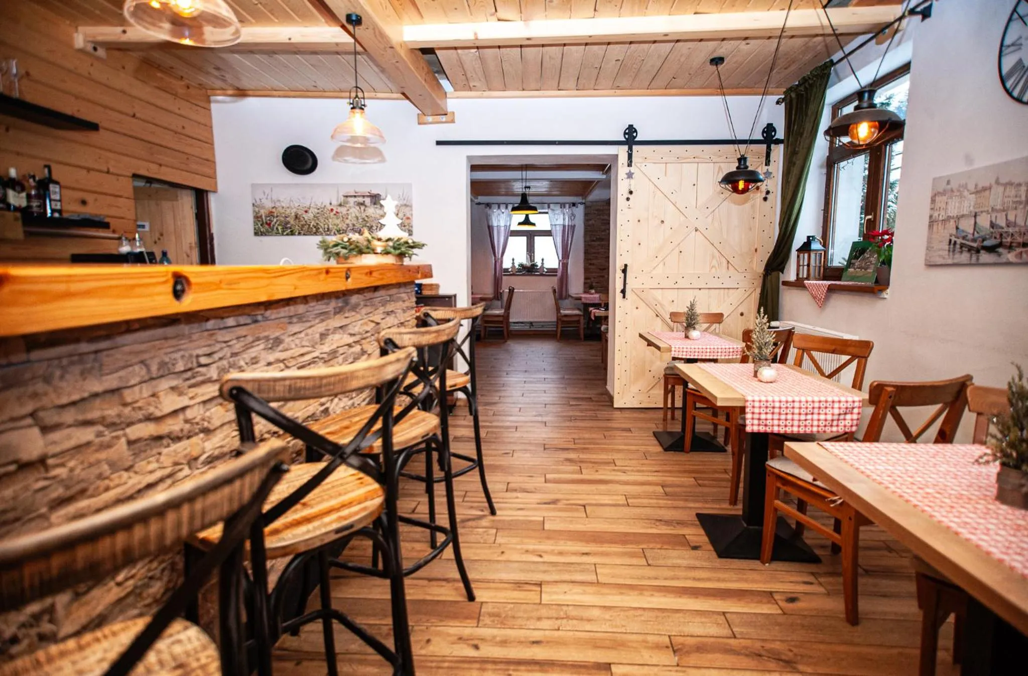 Hostinec pod úbočou