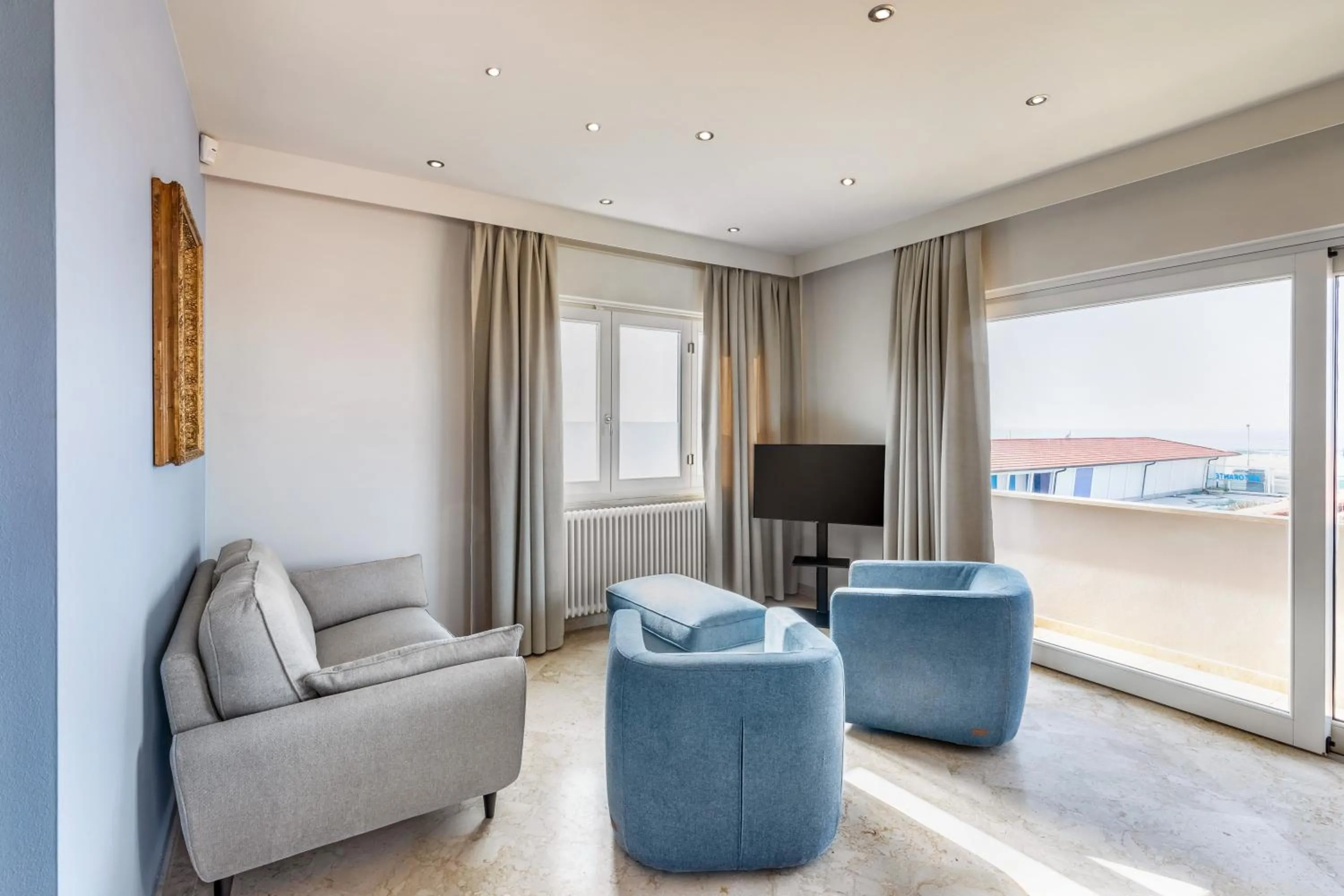Seating area in Viareggio Suite - Sea view apartment