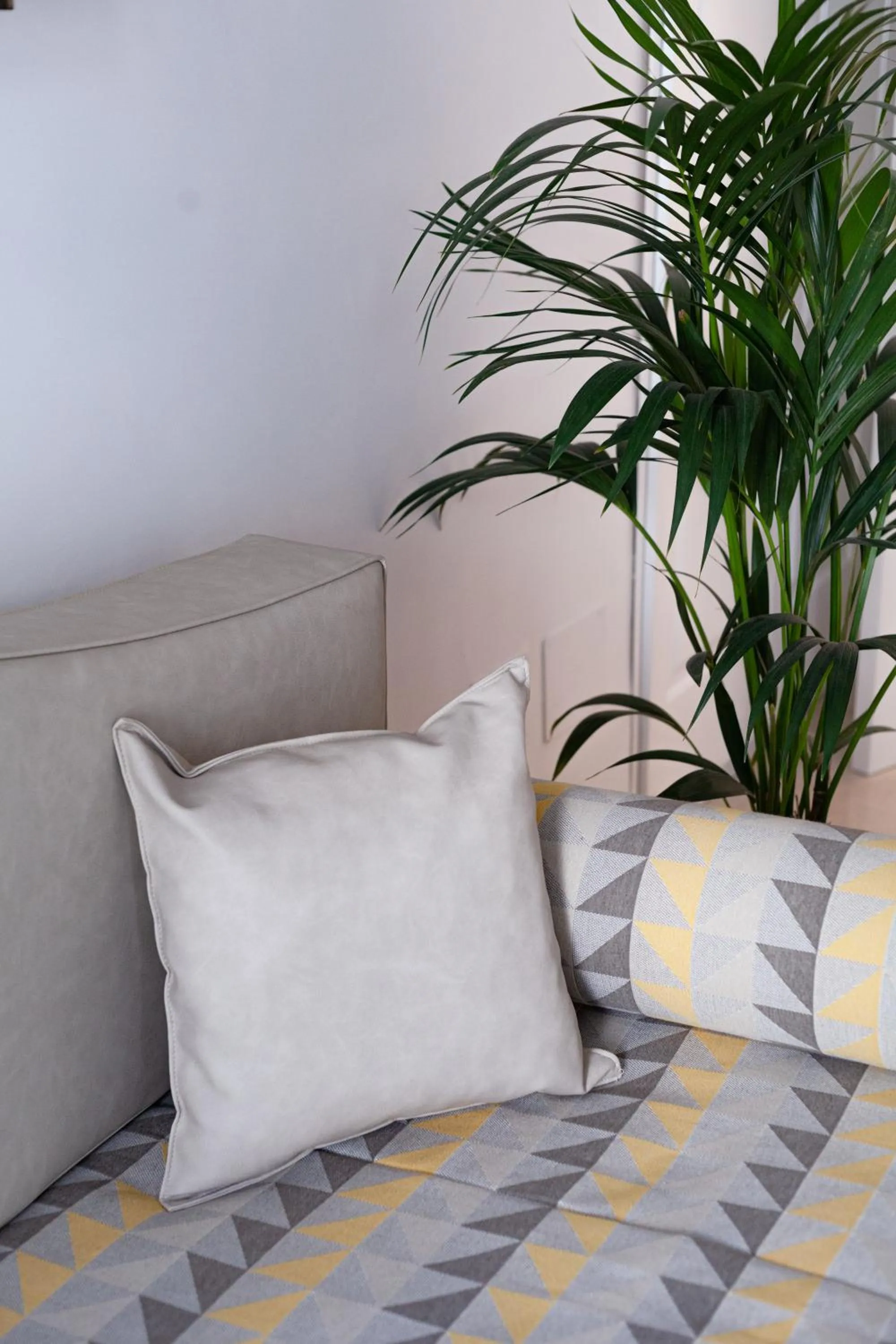 Living room, Bed in Pompei Plaza