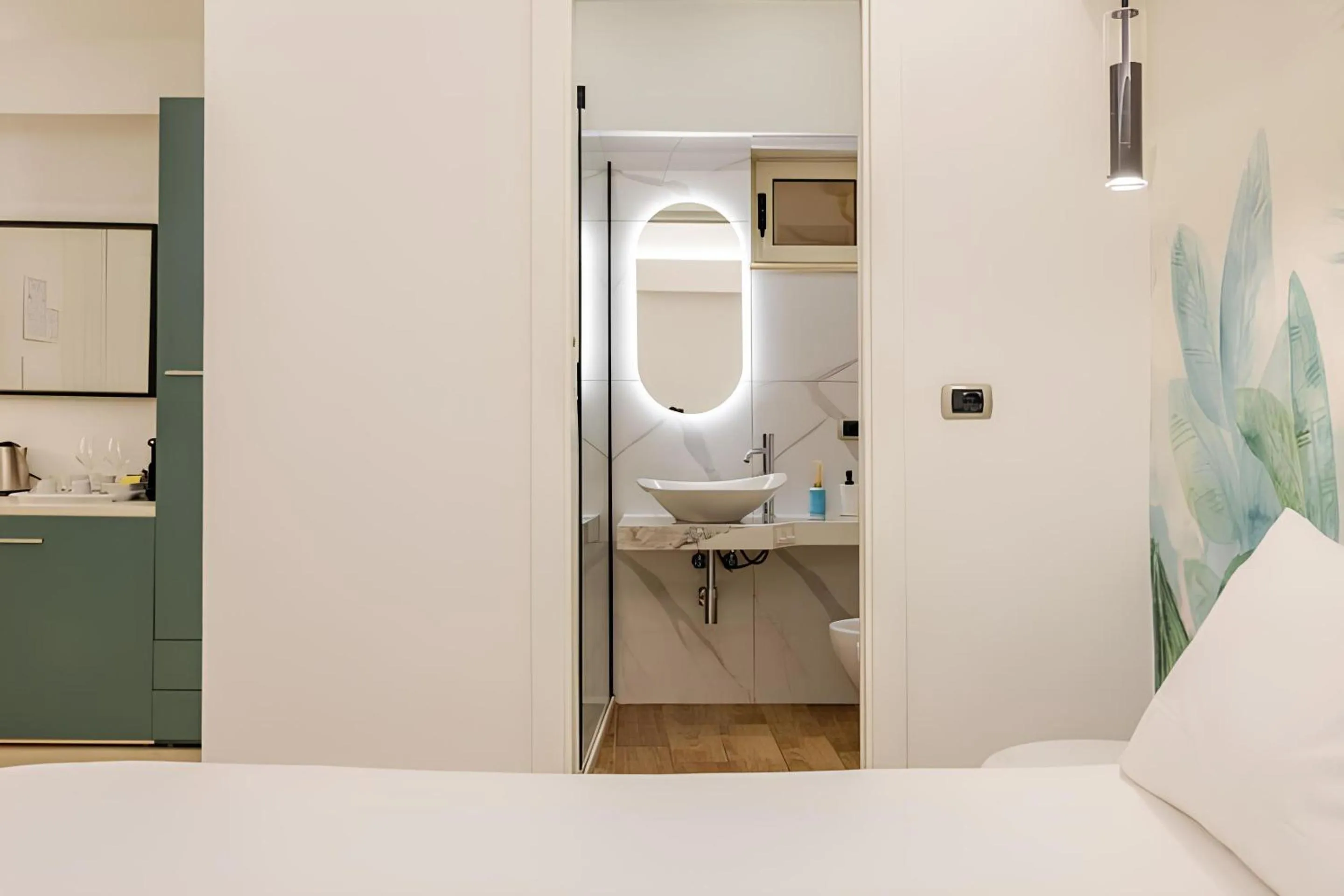 Bedroom, Bed in Pompei Plaza