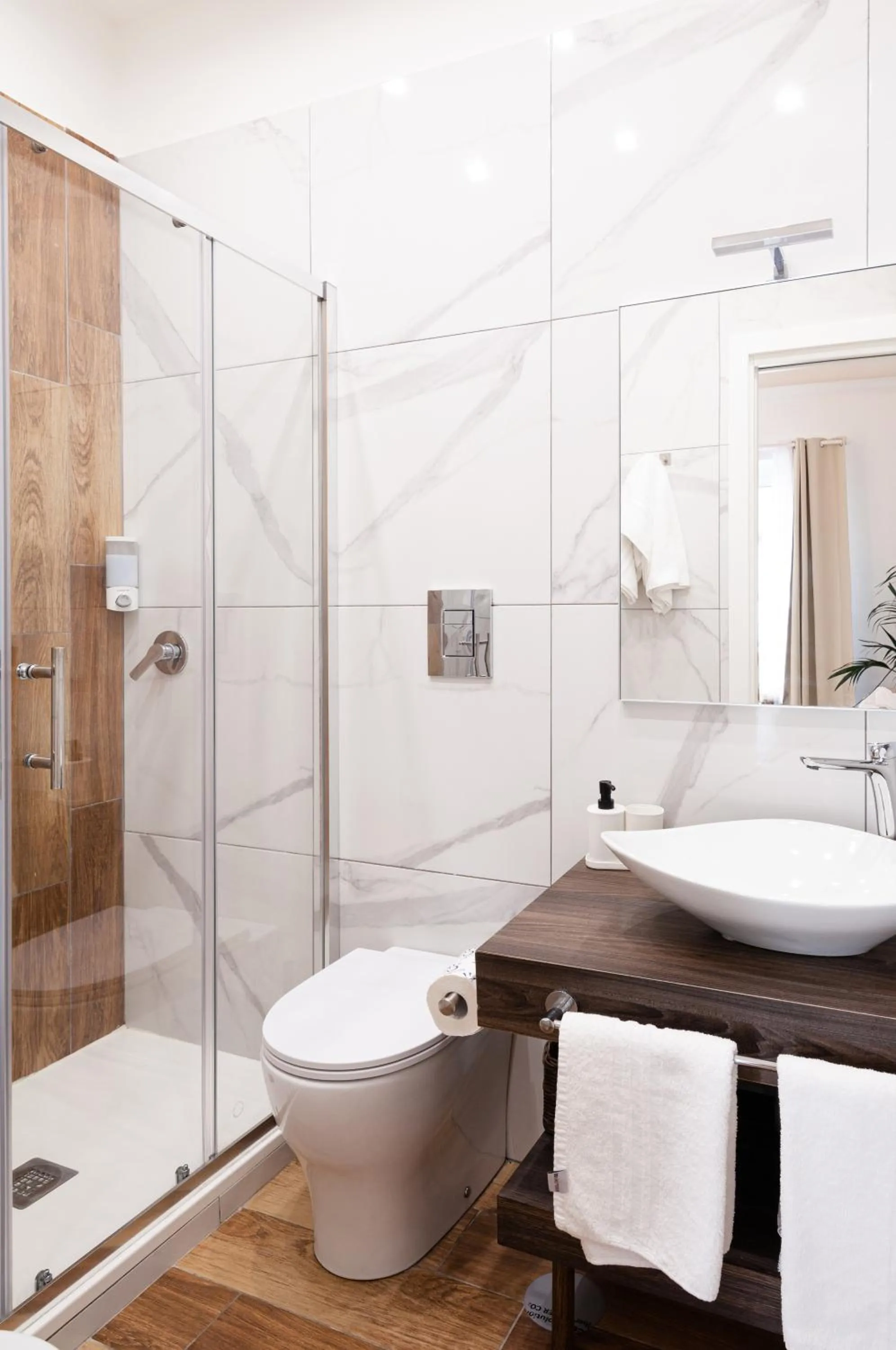 Bathroom in Pompei Plaza