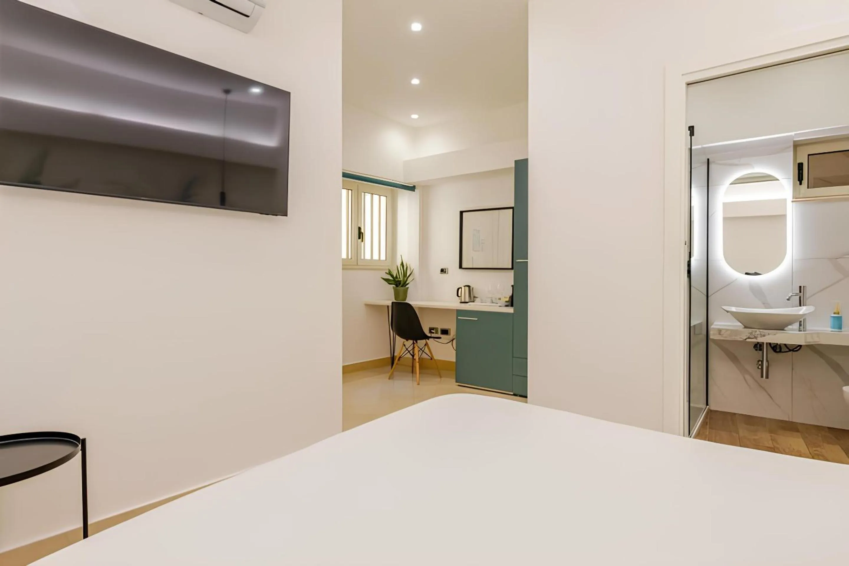 Photo of the whole room in Pompei Plaza