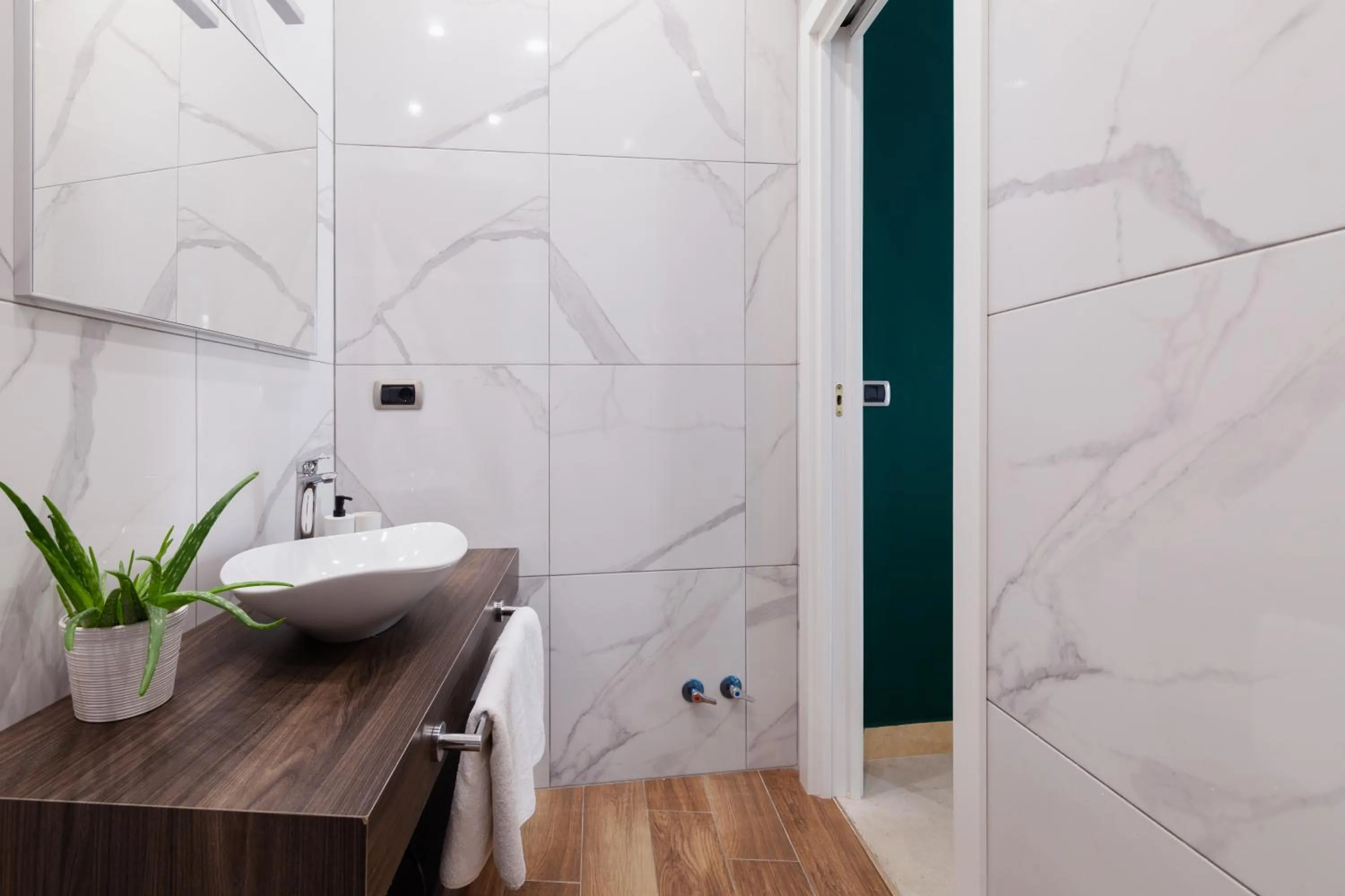 Bathroom in Pompei Plaza