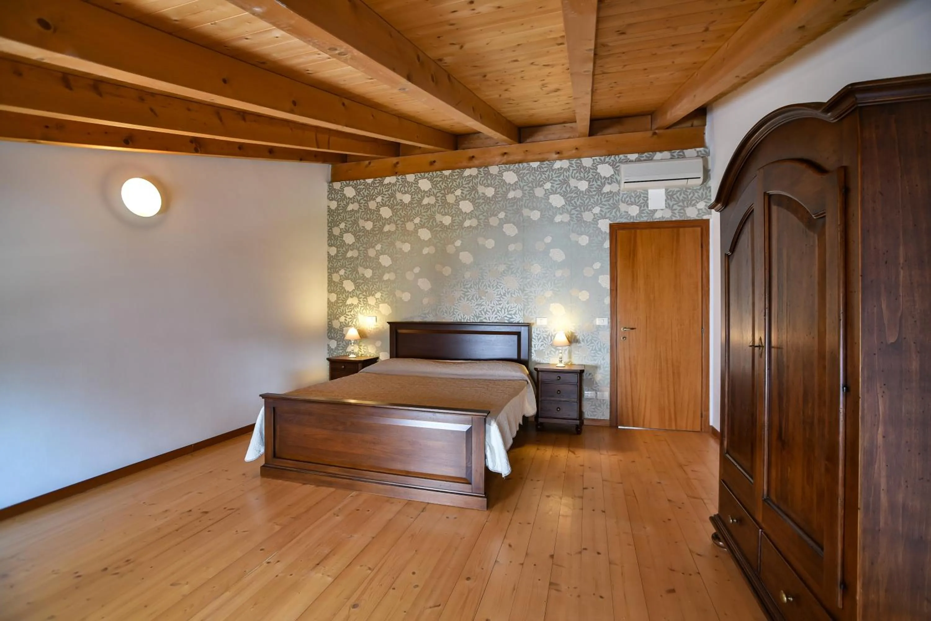 Bedroom, Bed in AGRITURISMO COLOMBARE TEBOI