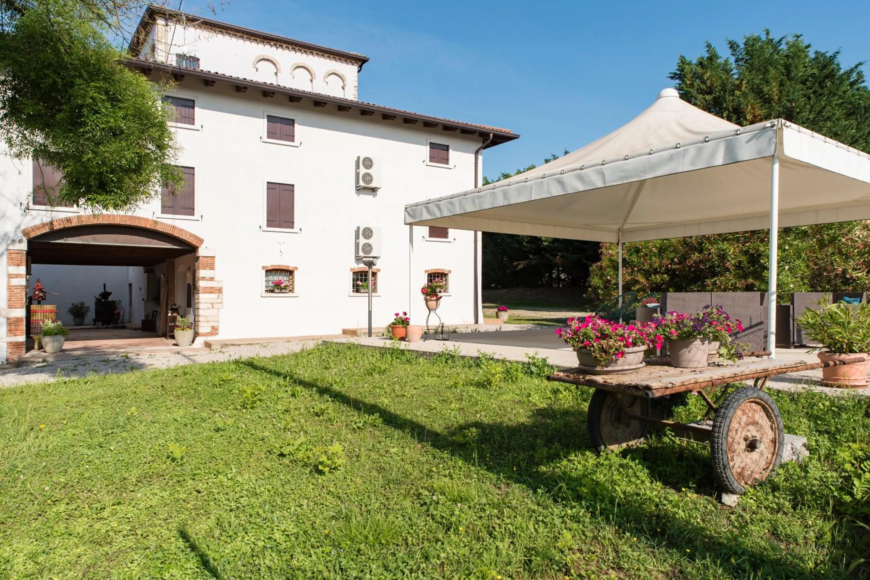 Garden in AGRITURISMO COLOMBARE TEBOI