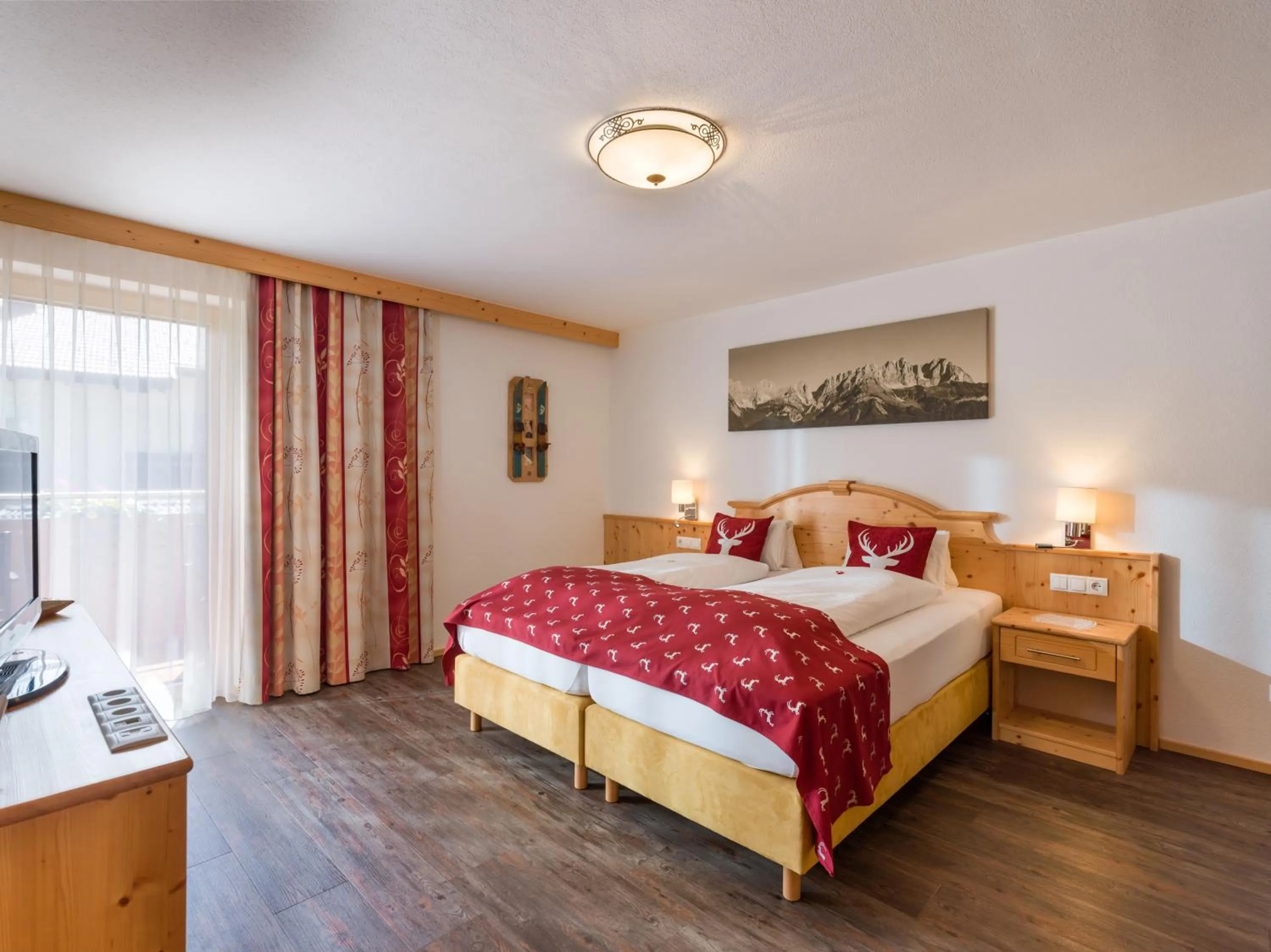 Bed in Hotel Alpenpanorama