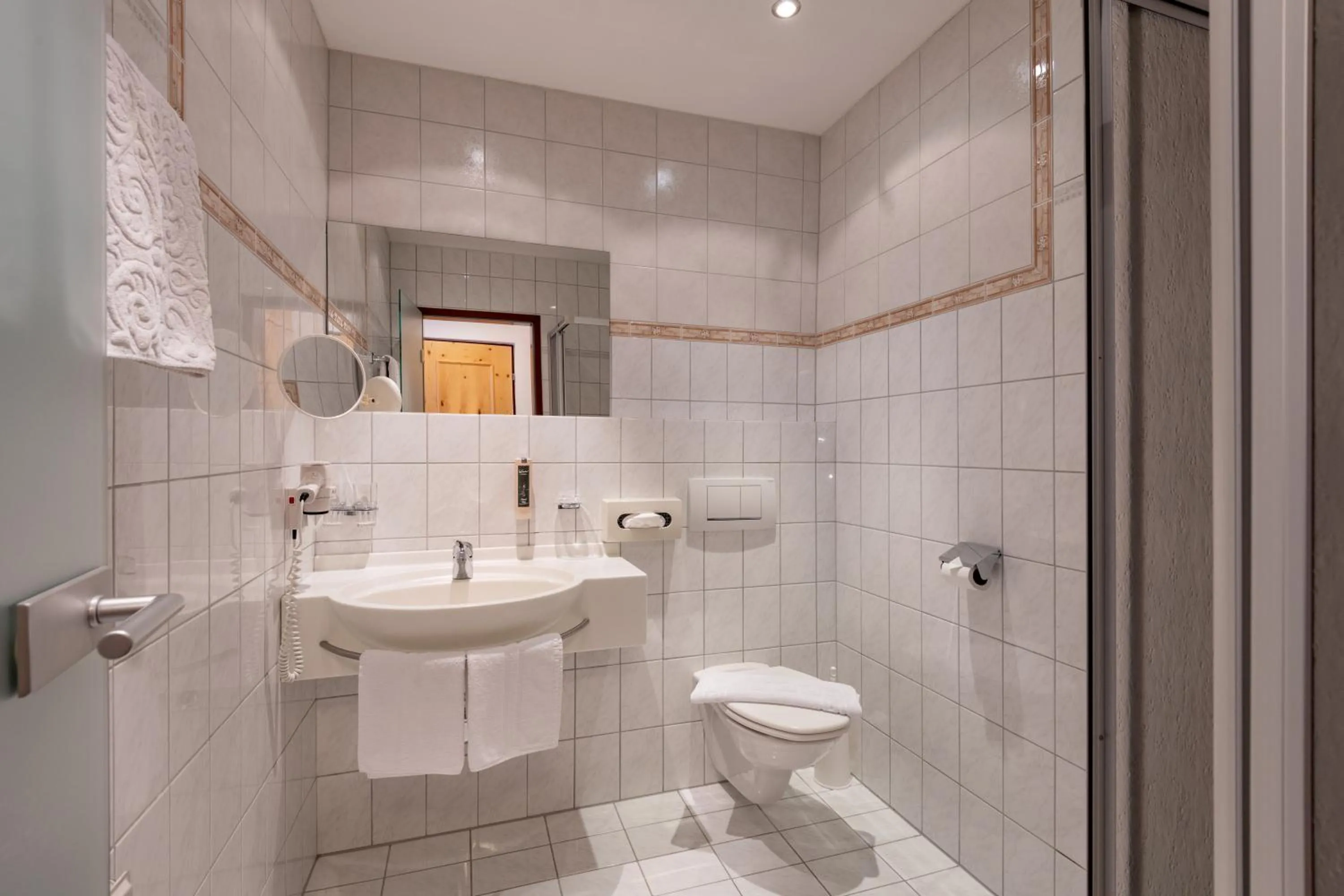 Shower in Hotel Alpenpanorama