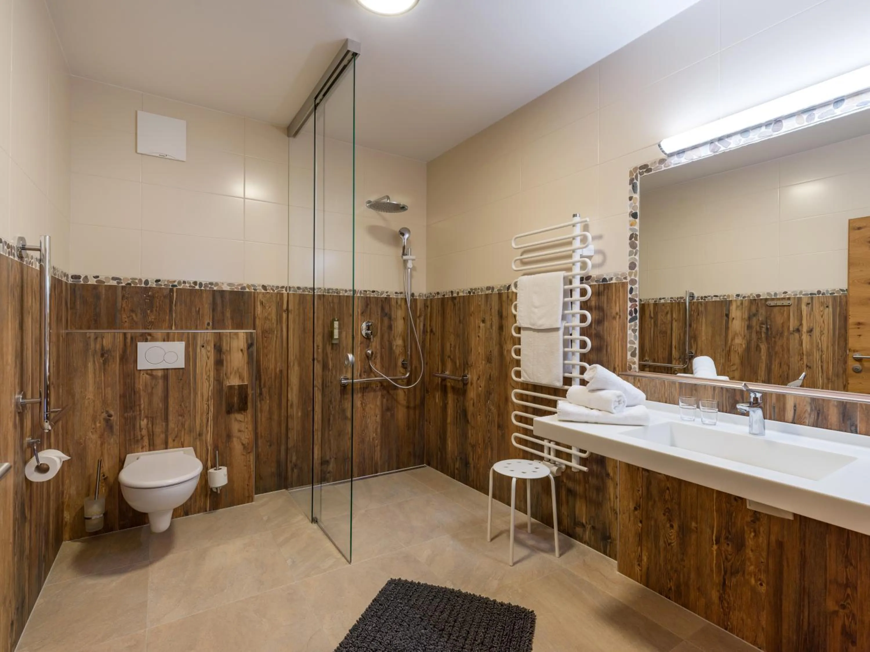 Shower in Hotel Alpenpanorama