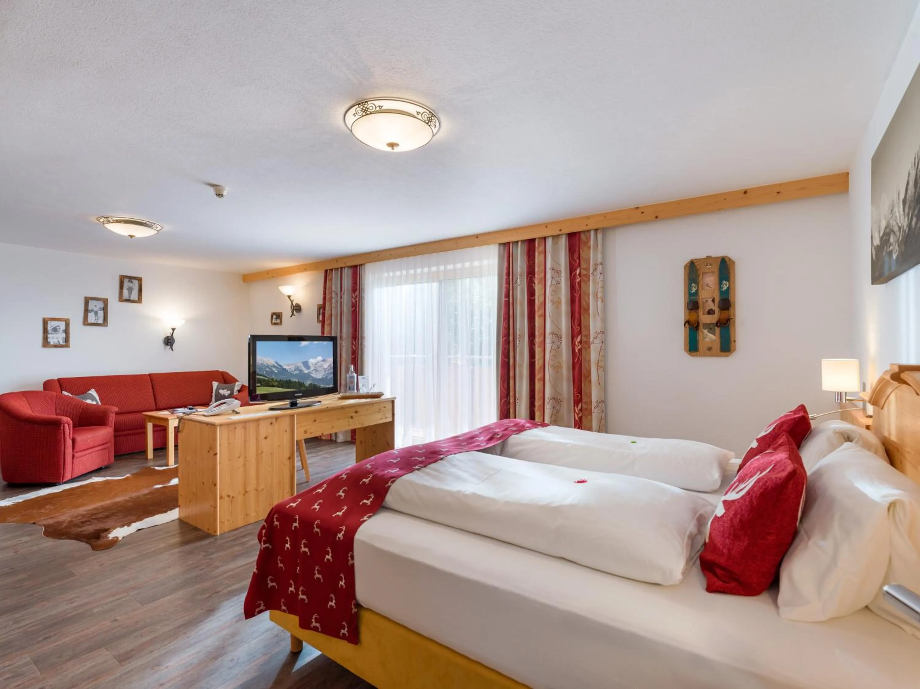 Bed in Hotel Alpenpanorama