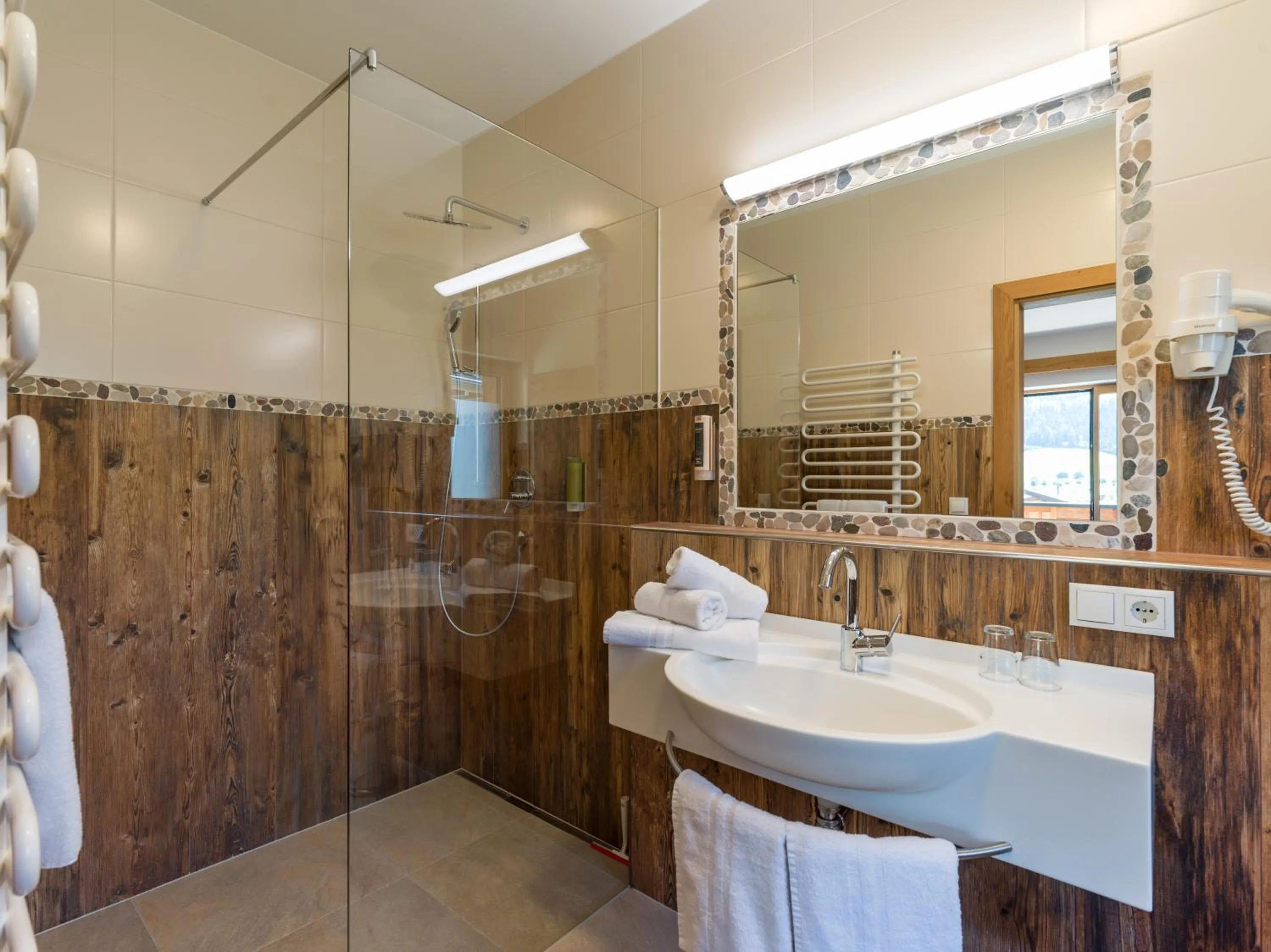 Shower in Hotel Alpenpanorama