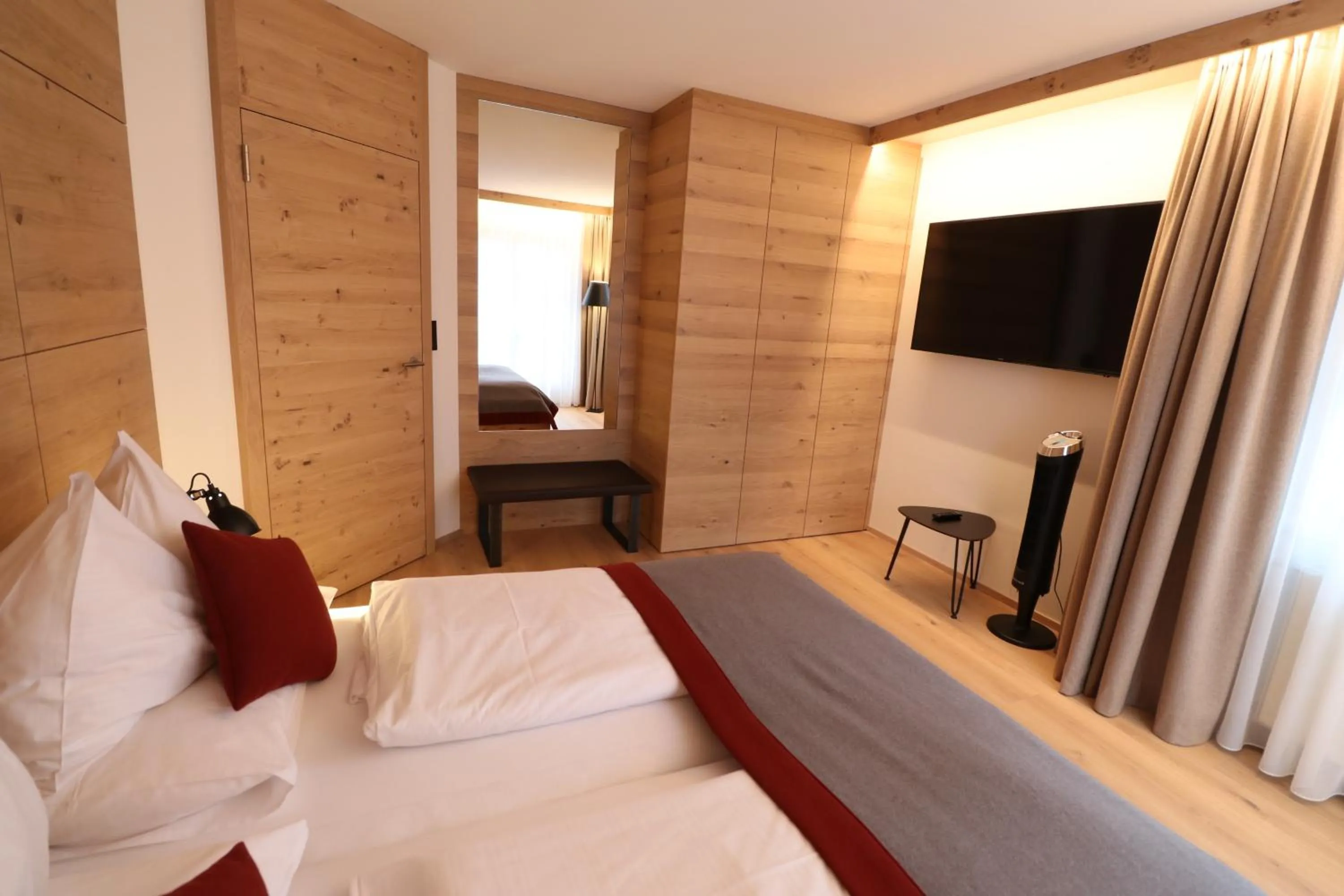 Photo of the whole room, Bed in Sonne 1806 - Hotel am Campus Dornbirn