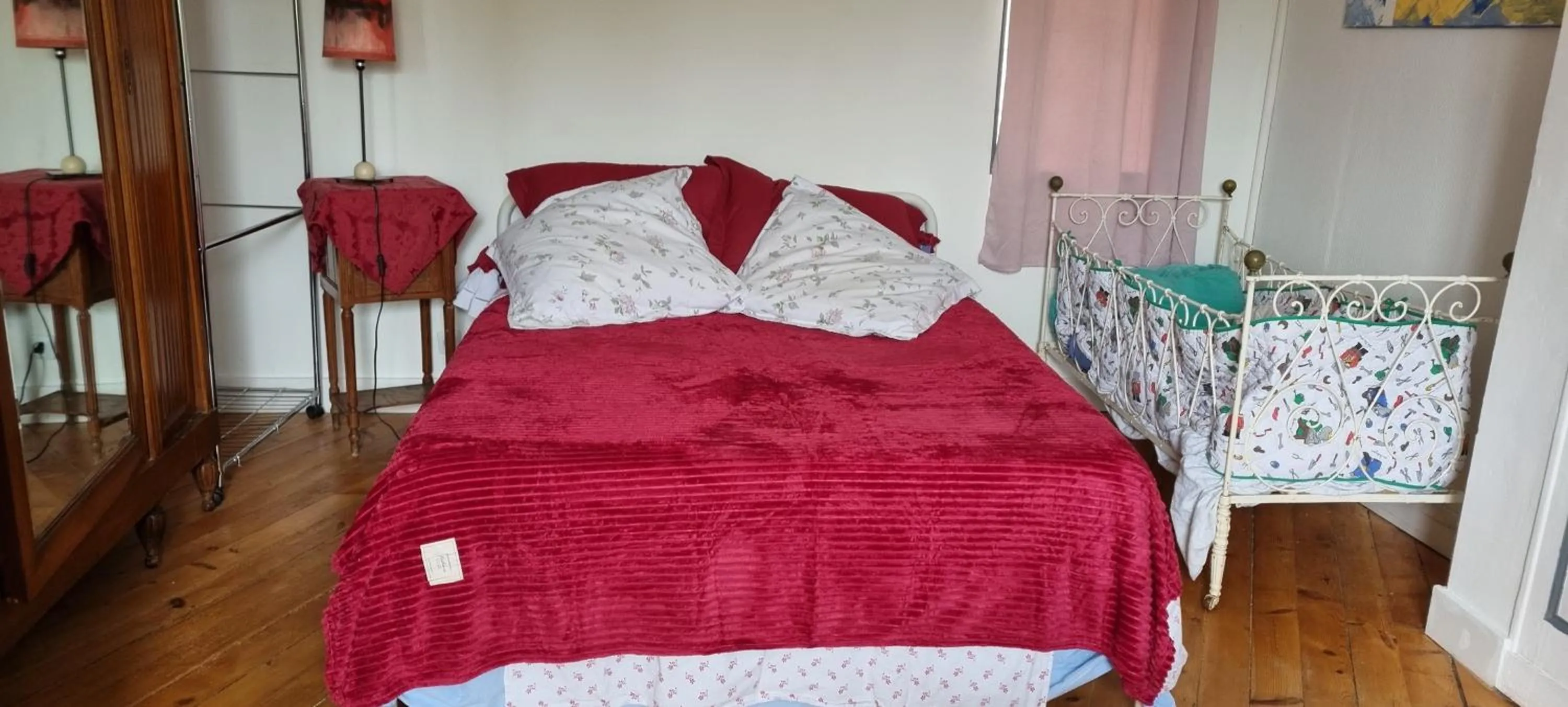 Bed in Chambre d'Hôtes Les Jardins de Marie, SCI Charles III