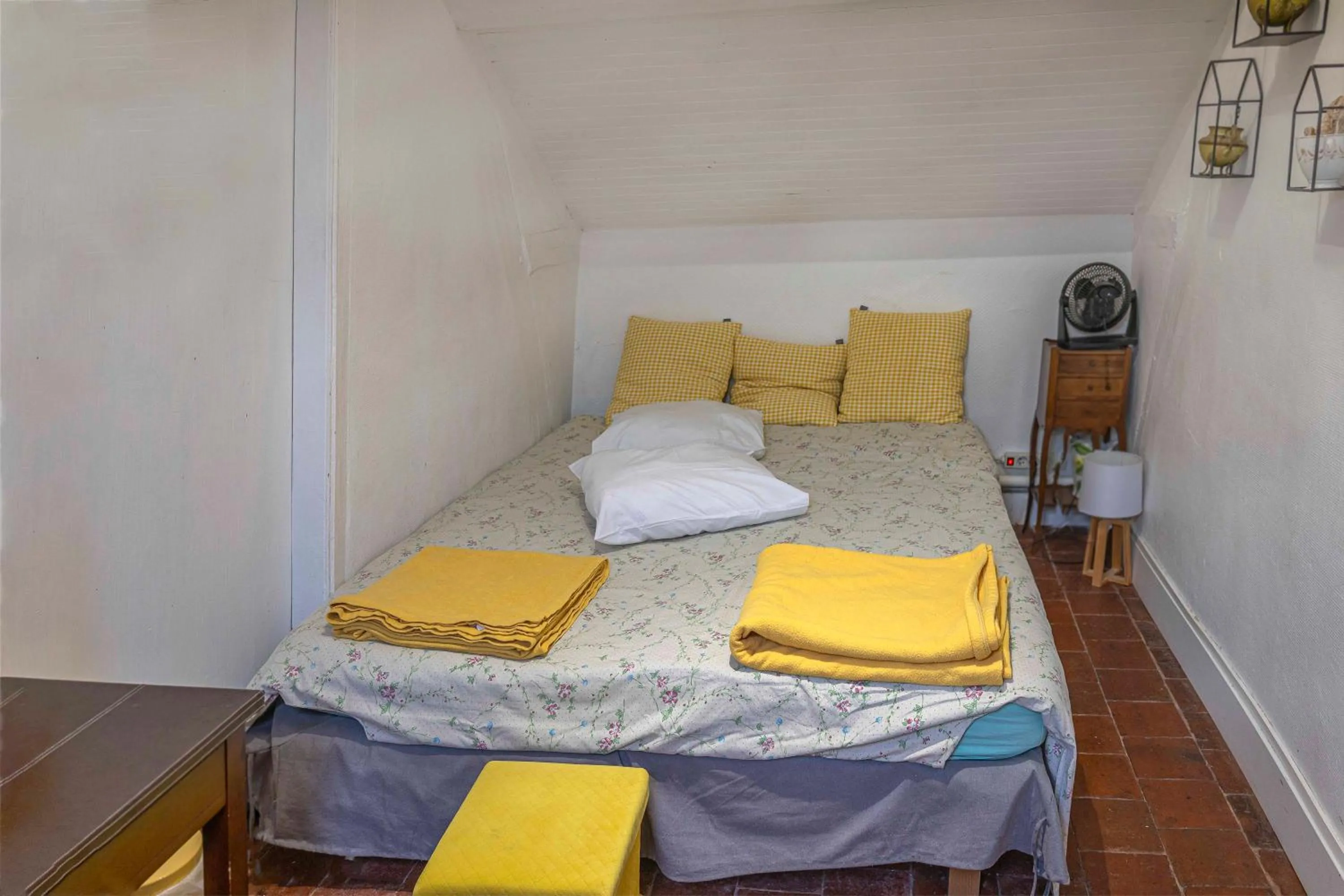 Photo of the whole room, Bed in Chambre d'Hôtes Les Jardins de Marie, SCI Charles III
