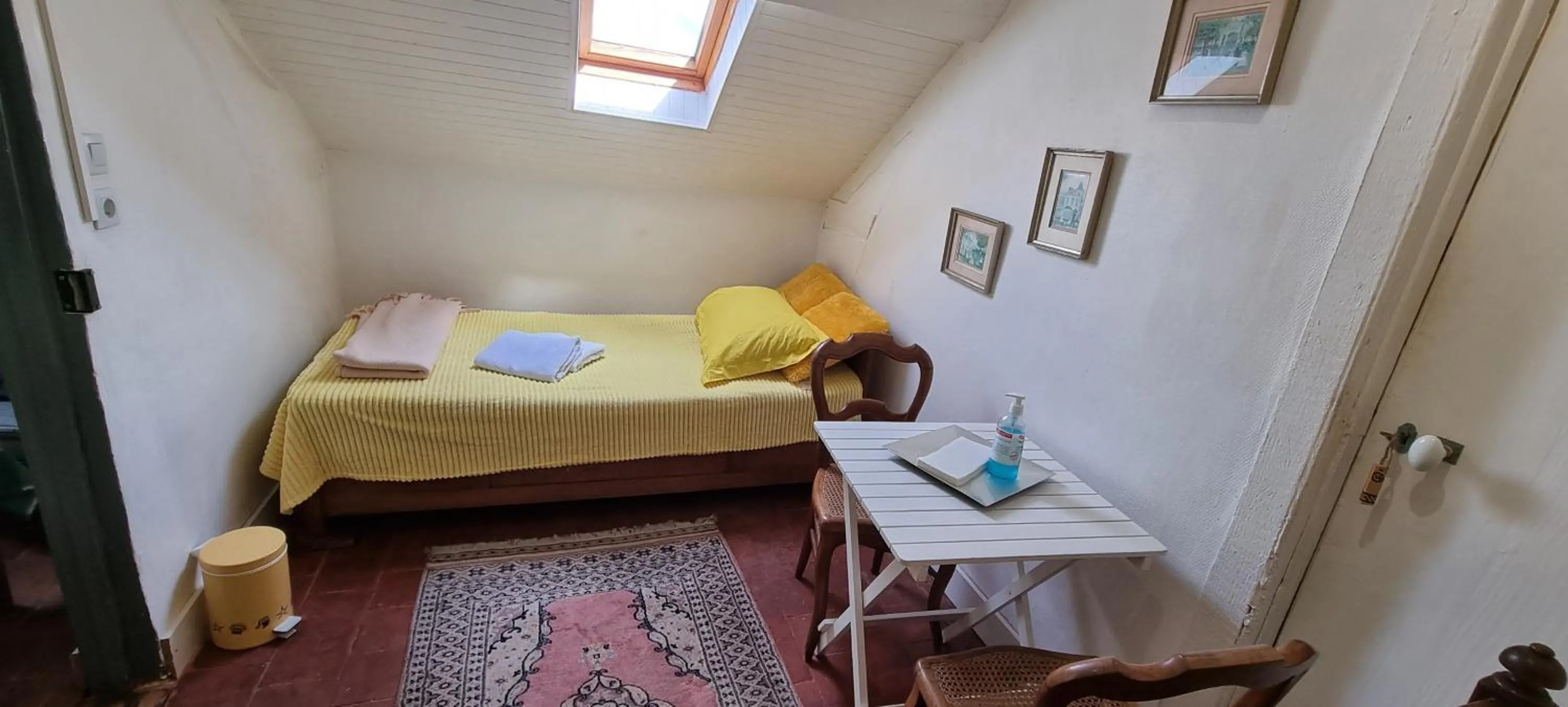 Bed in Chambre d'Hôtes Les Jardins de Marie, SCI Charles III