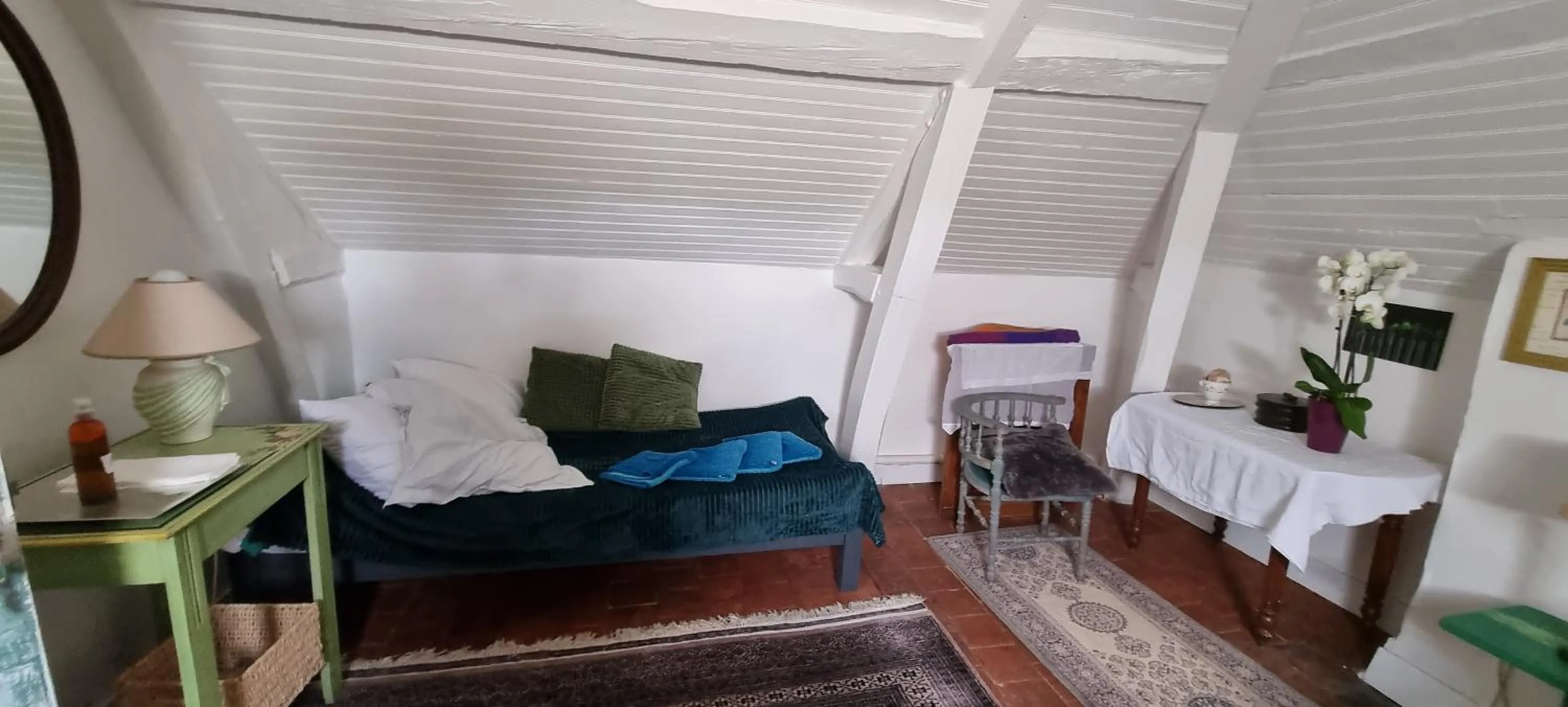 Living room, Bed in Chambre d'Hôtes Les Jardins de Marie, SCI Charles III