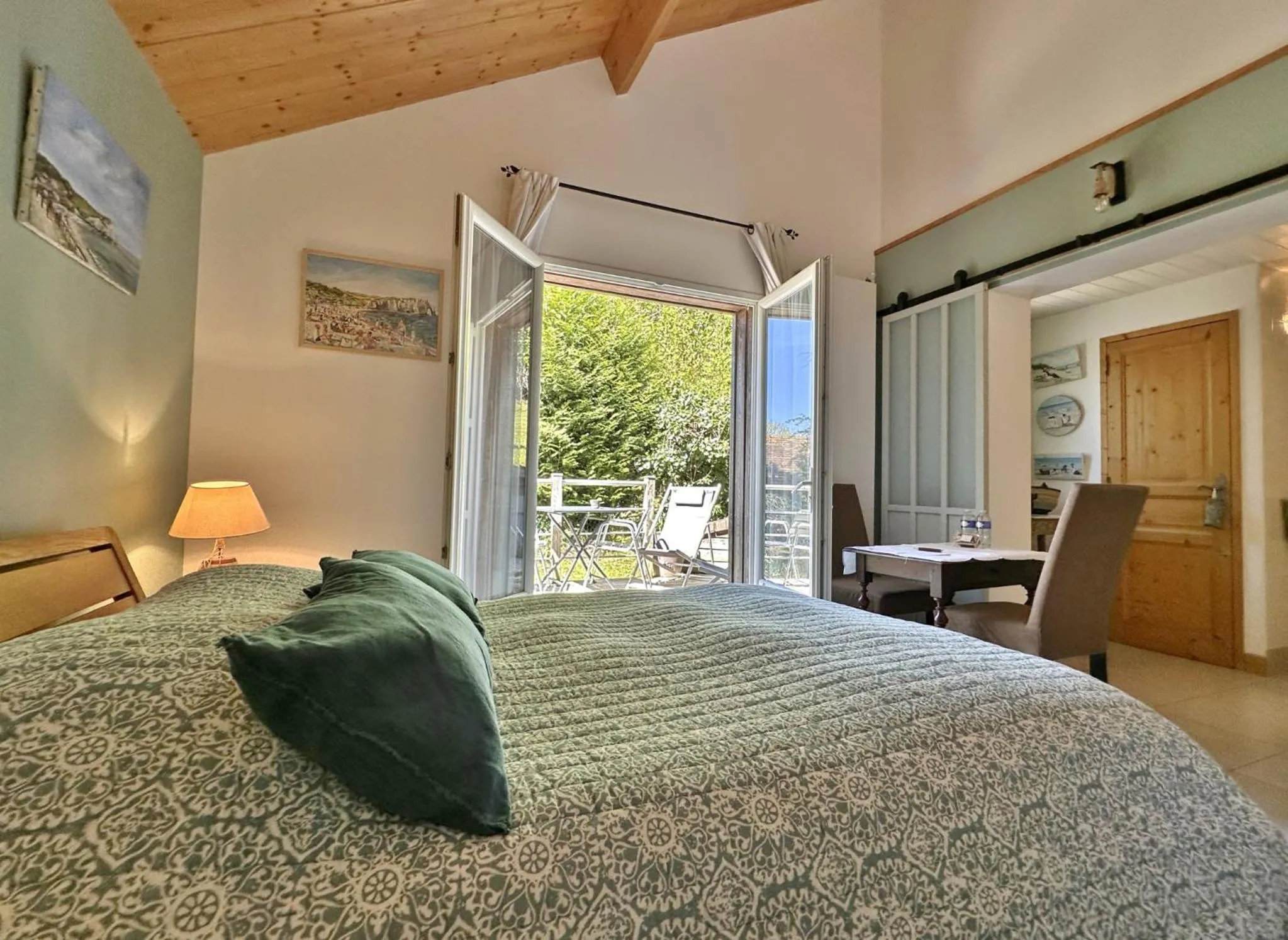 Bed in Sherwood
