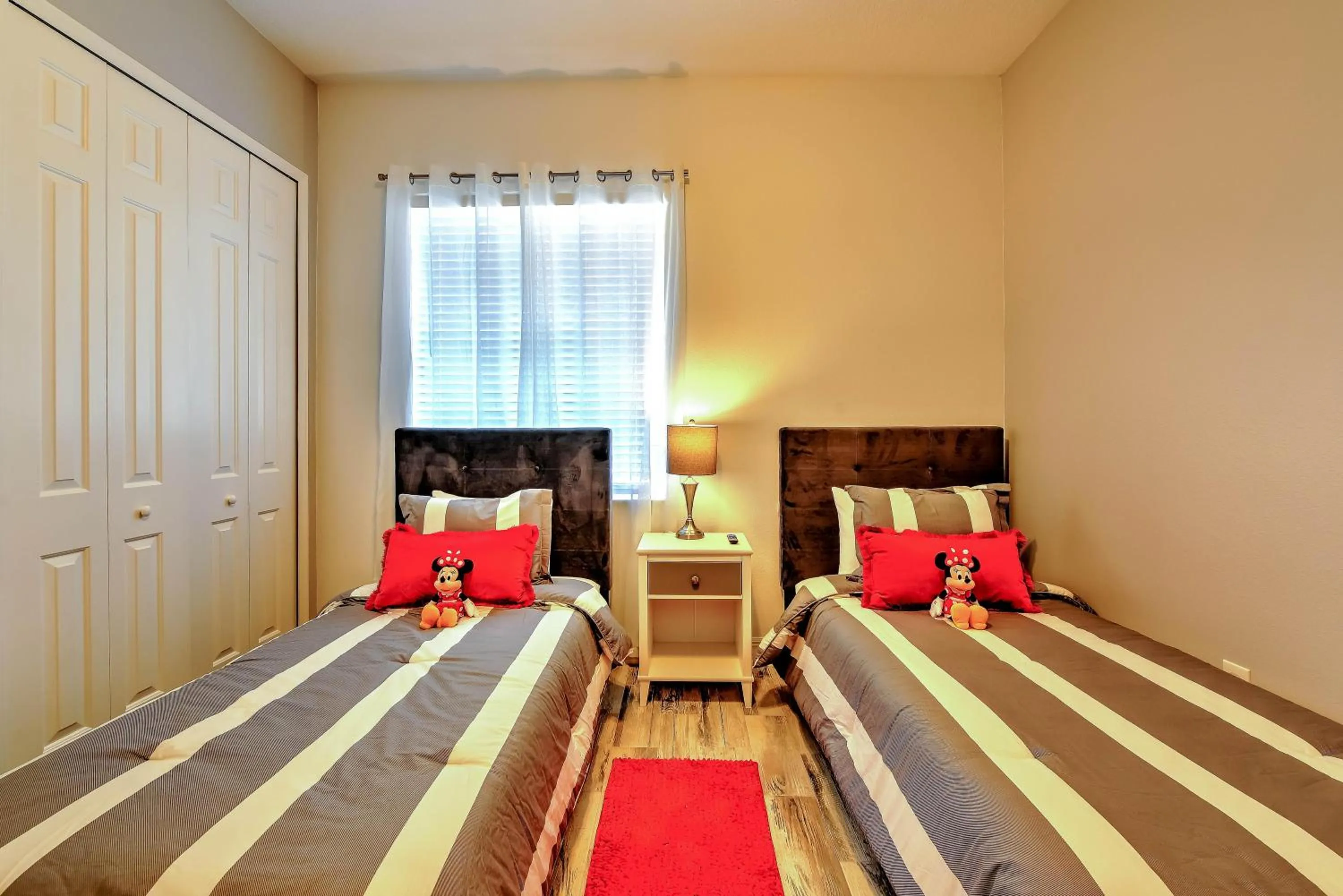 Property building in Private Pool, Game Room, Near Disney And Universal!!