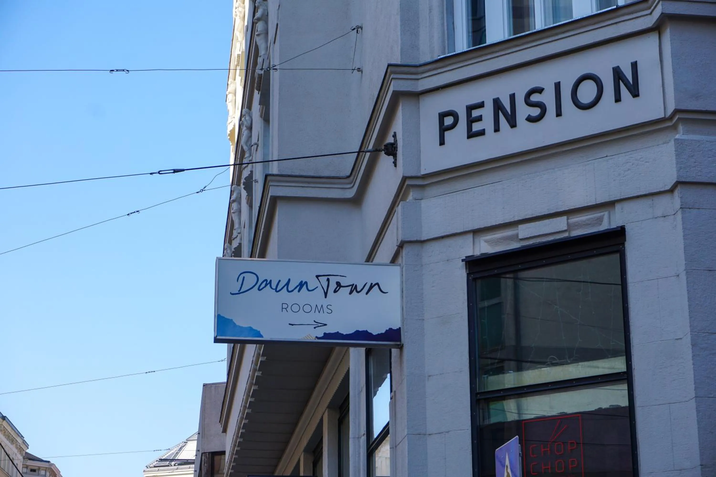 Property building in DaunTown Rooms - Self Check-In