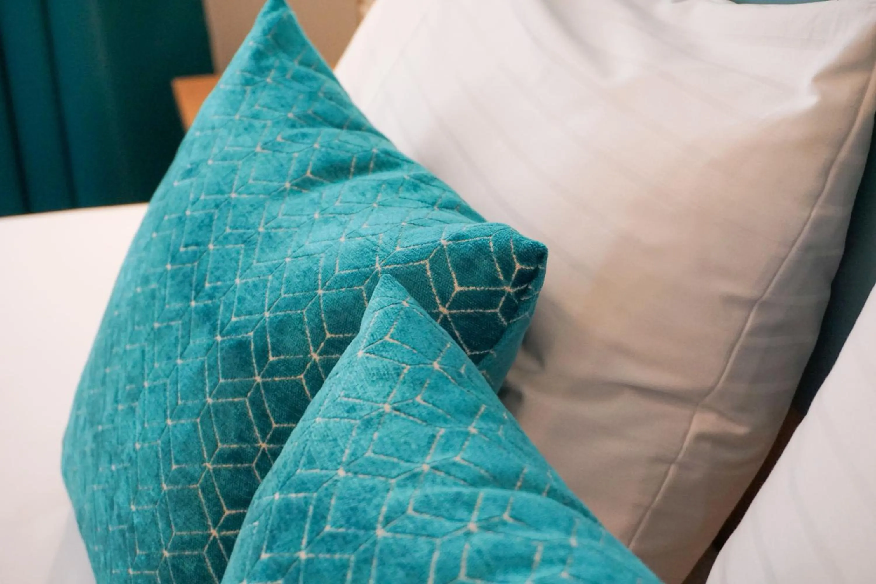 Bed in DaunTown Rooms - Self Check-In