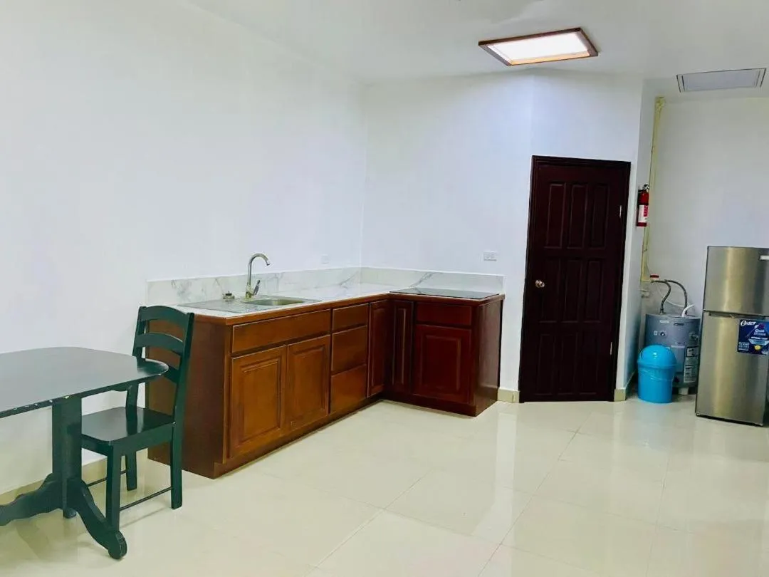 Hotel Coastalbay 2 & Golf Cart Rental