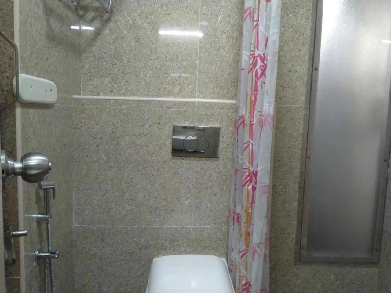 Bathroom in Chandru De Green
