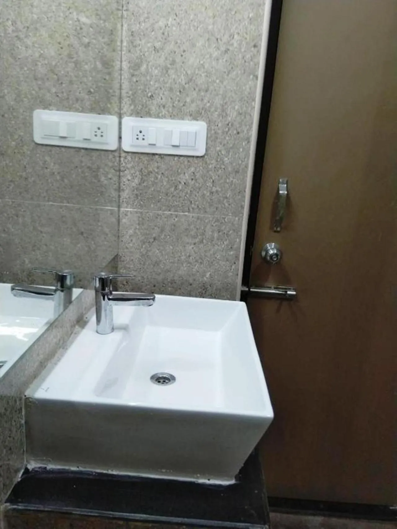 Bathroom in Chandru De Green