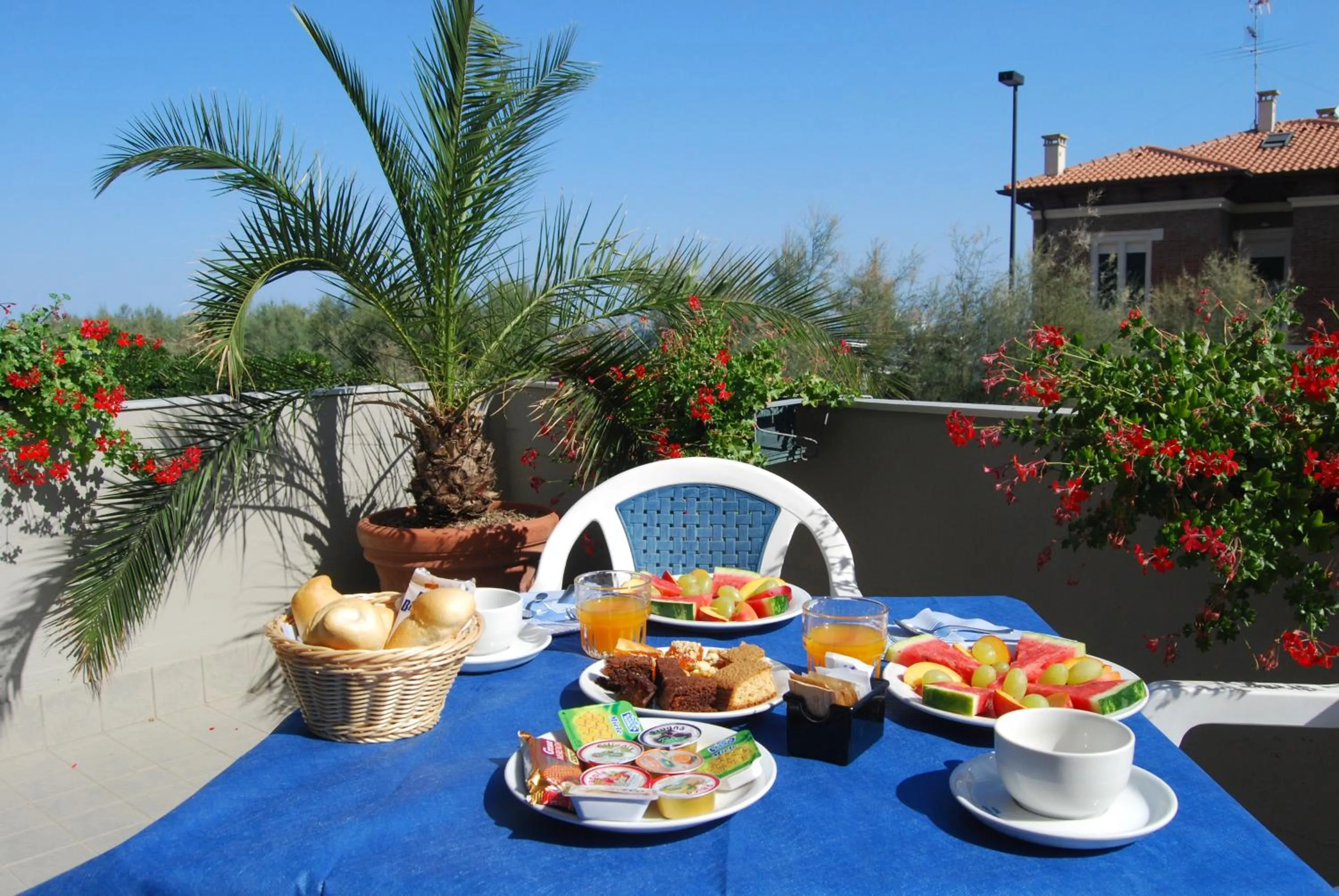 American breakfast in Hotel Caravelle