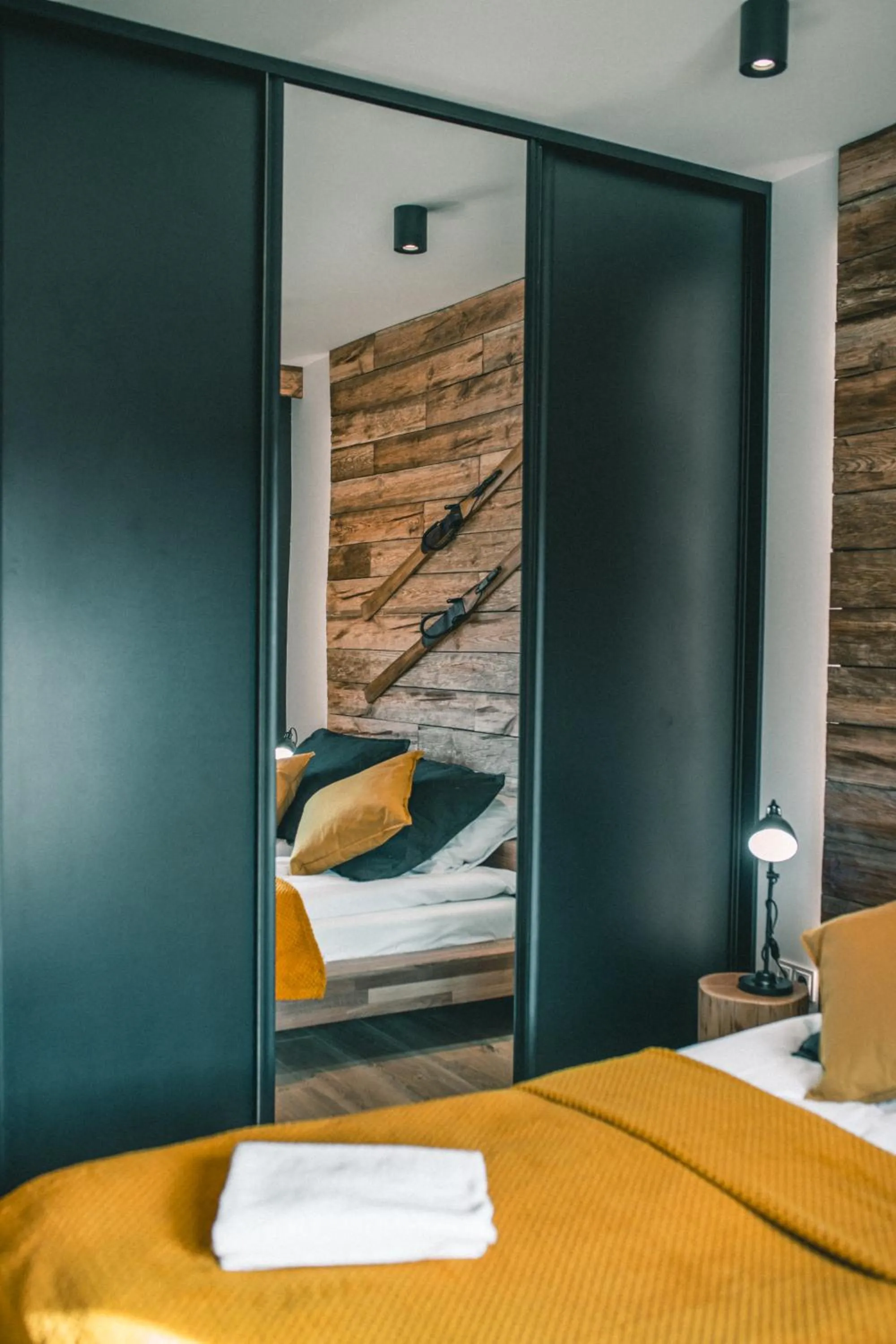 Bed in Apartamenty Pod Stokiem 200 m do kolejki Na Skrzyczne - szczyrk apartamenty