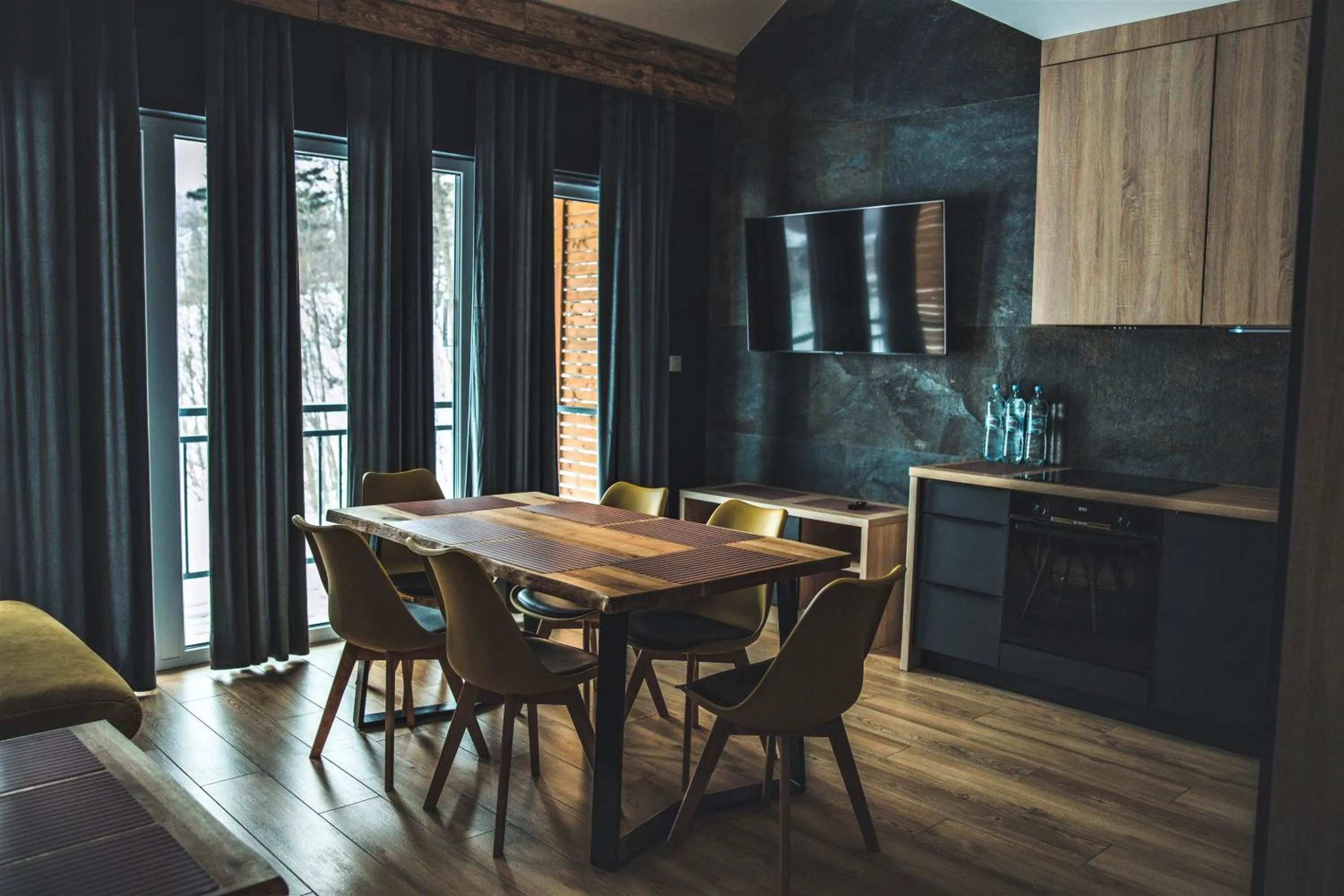 Dining area in Apartamenty Pod Stokiem 200 m do kolejki Na Skrzyczne - szczyrk apartamenty