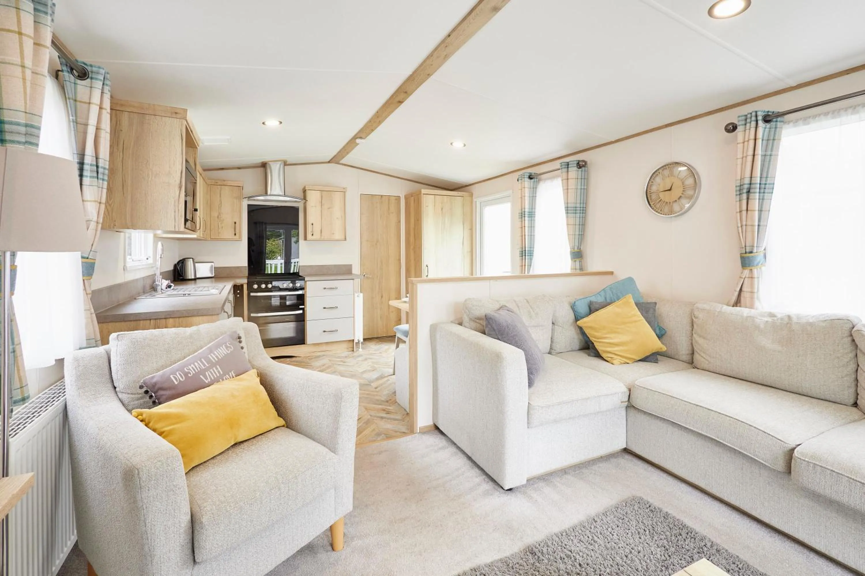 Kitchen or kitchenette in Squirrel Lodge with Hot Tub