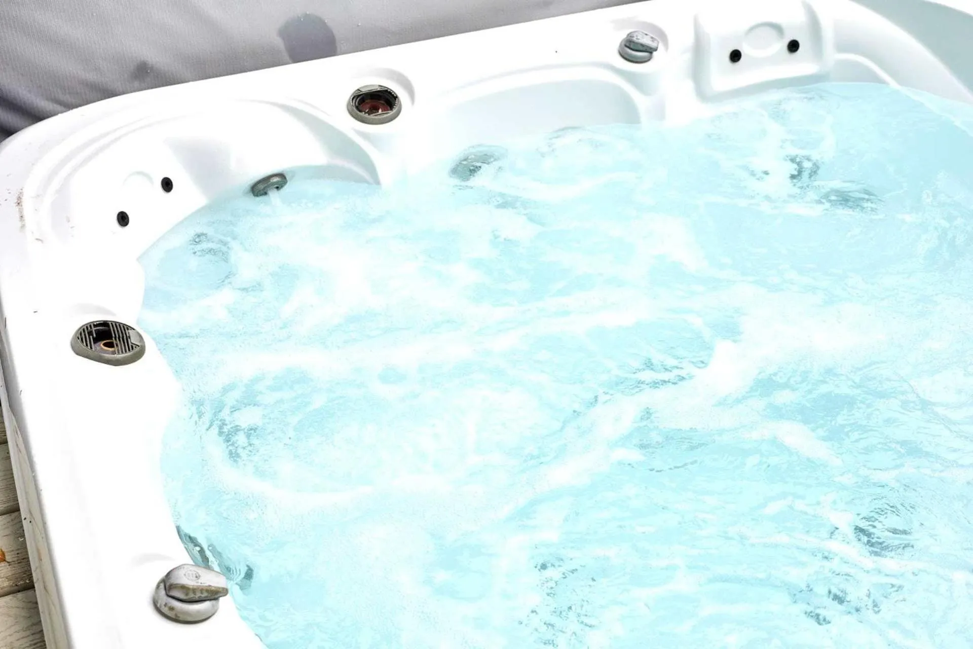 Hot Tub in Squirrel Lodge with Hot Tub