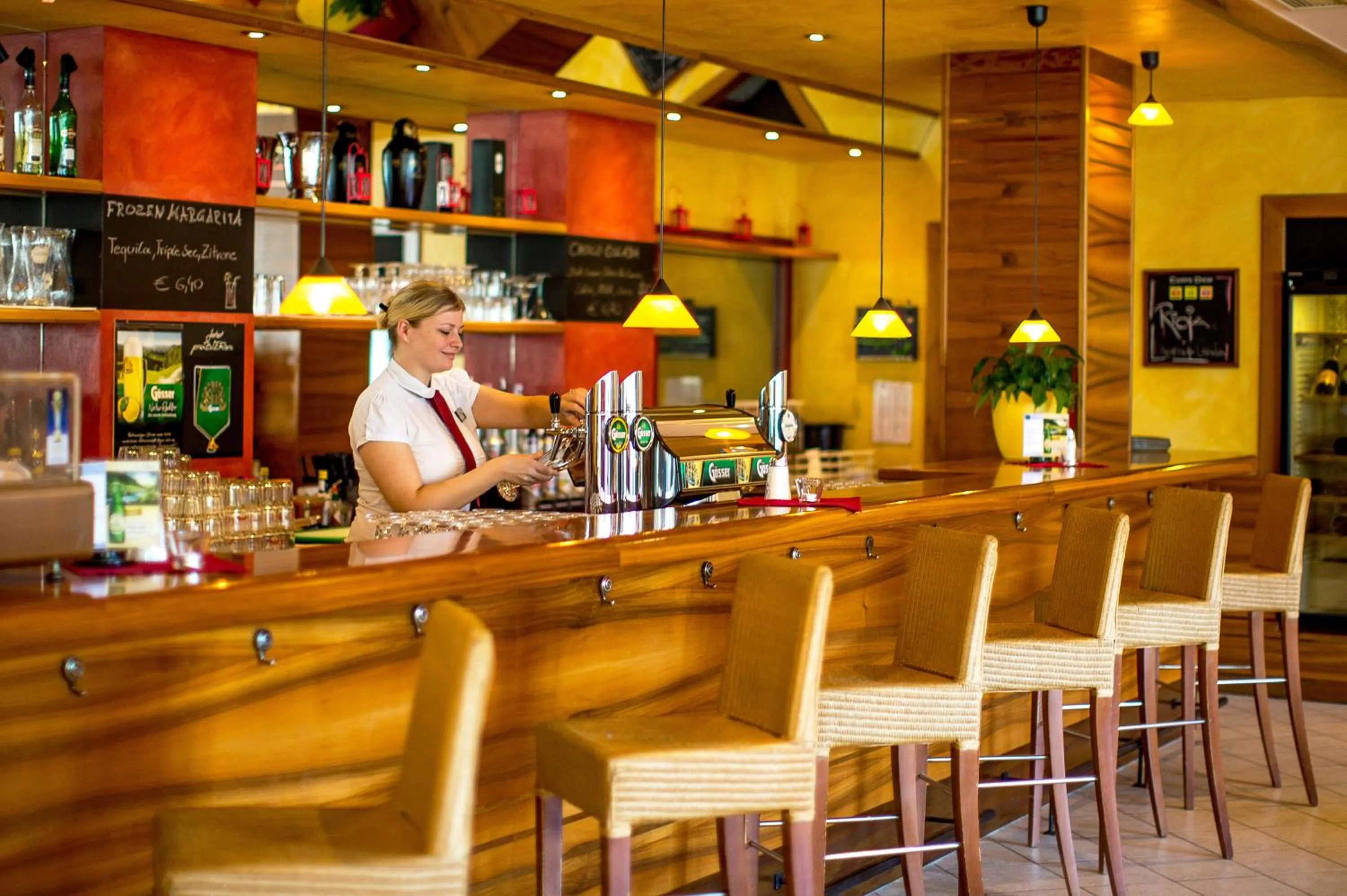 Lounge or bar in NOVAPARK Flugzeughotel Graz