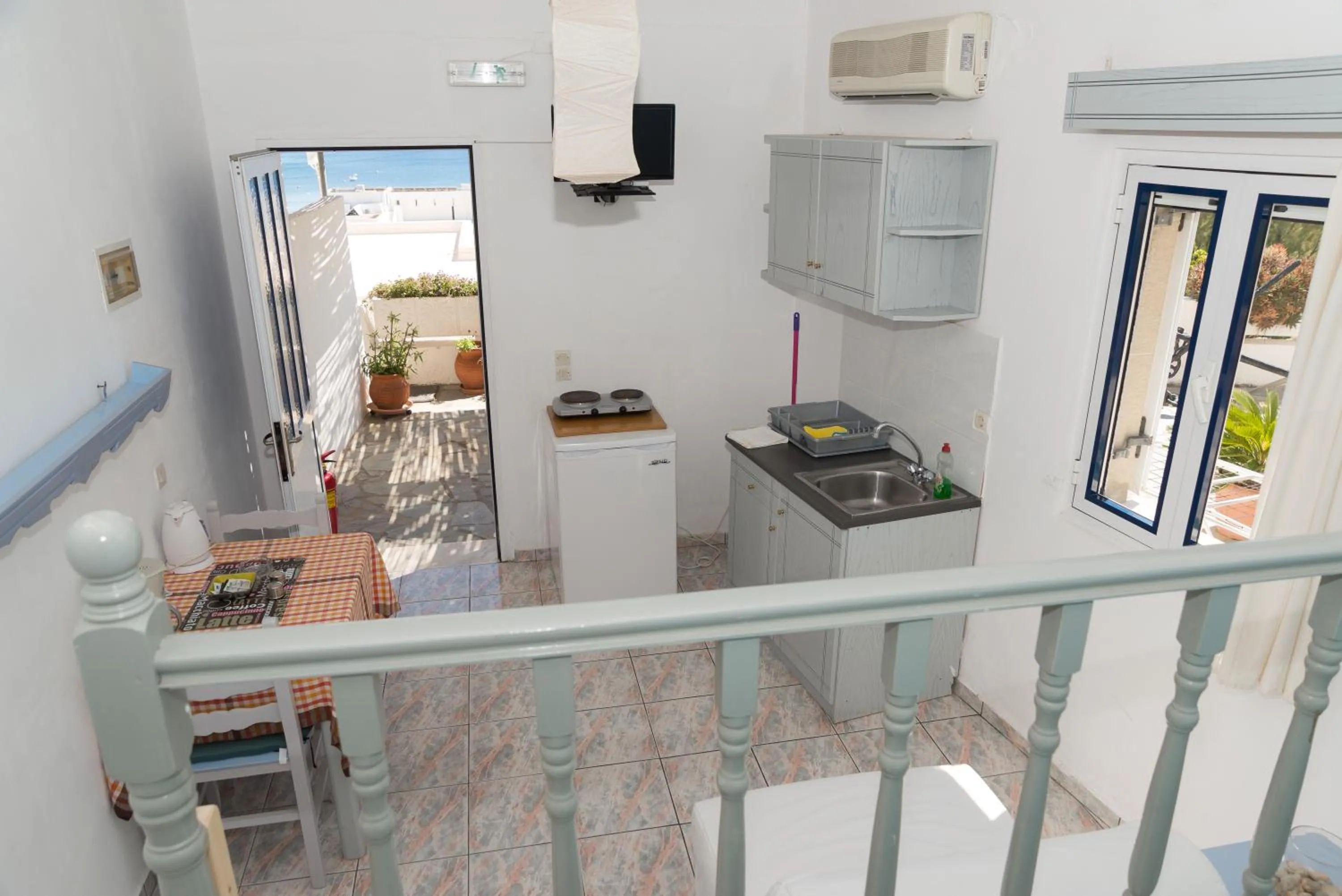 Captain Manos Studio Apartments